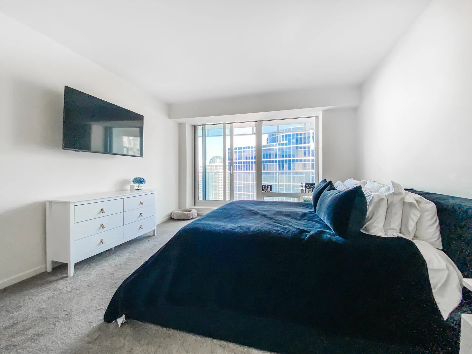 1011 W Cordova Street #2702