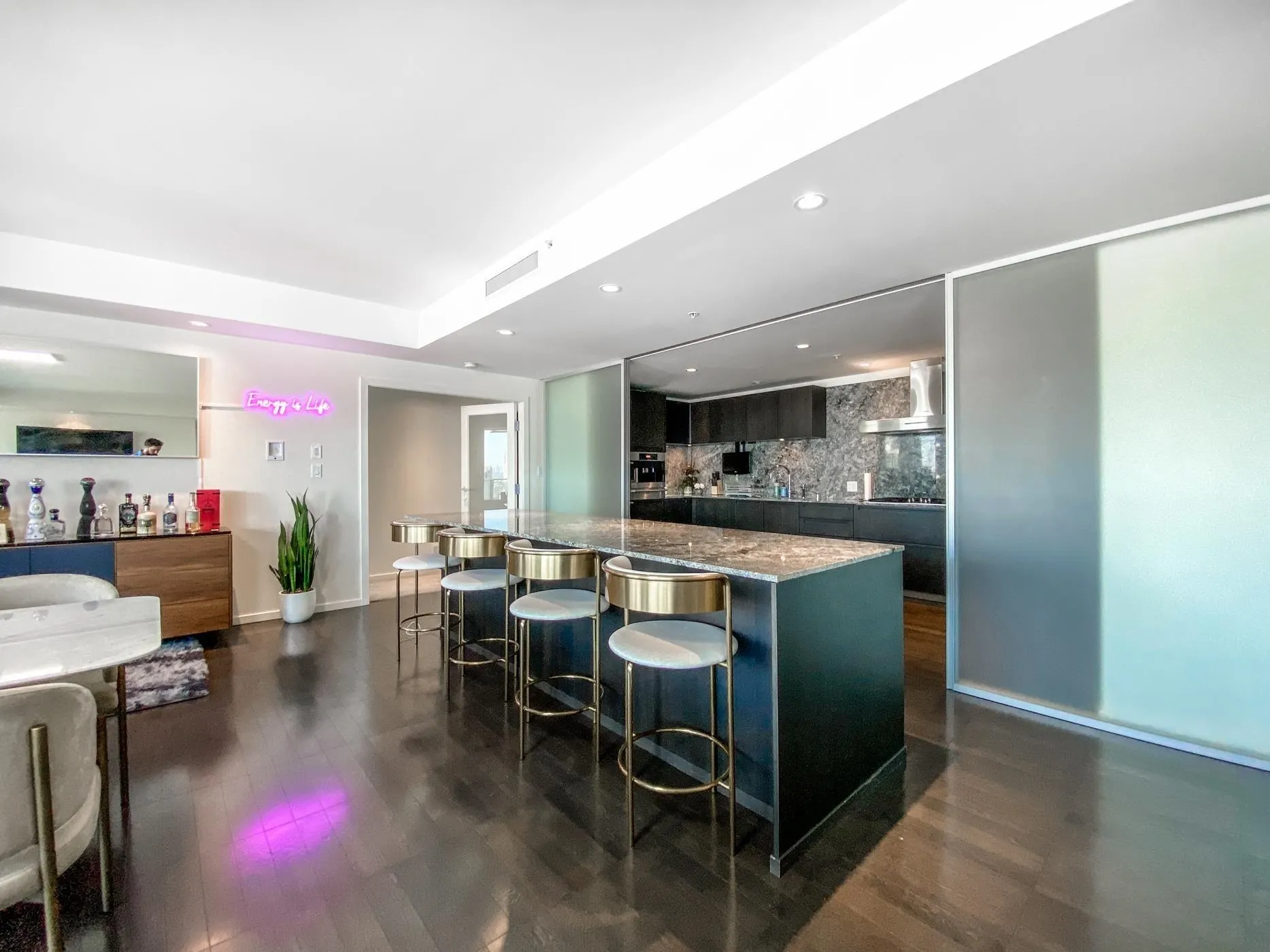 1011 W Cordova Street #2702