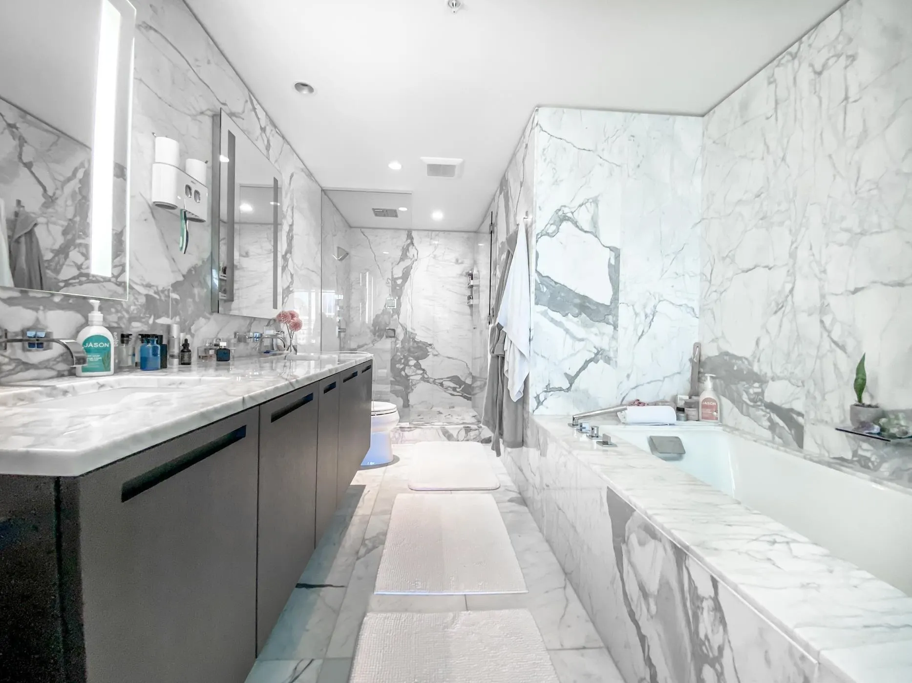 1011 W Cordova Street #2702