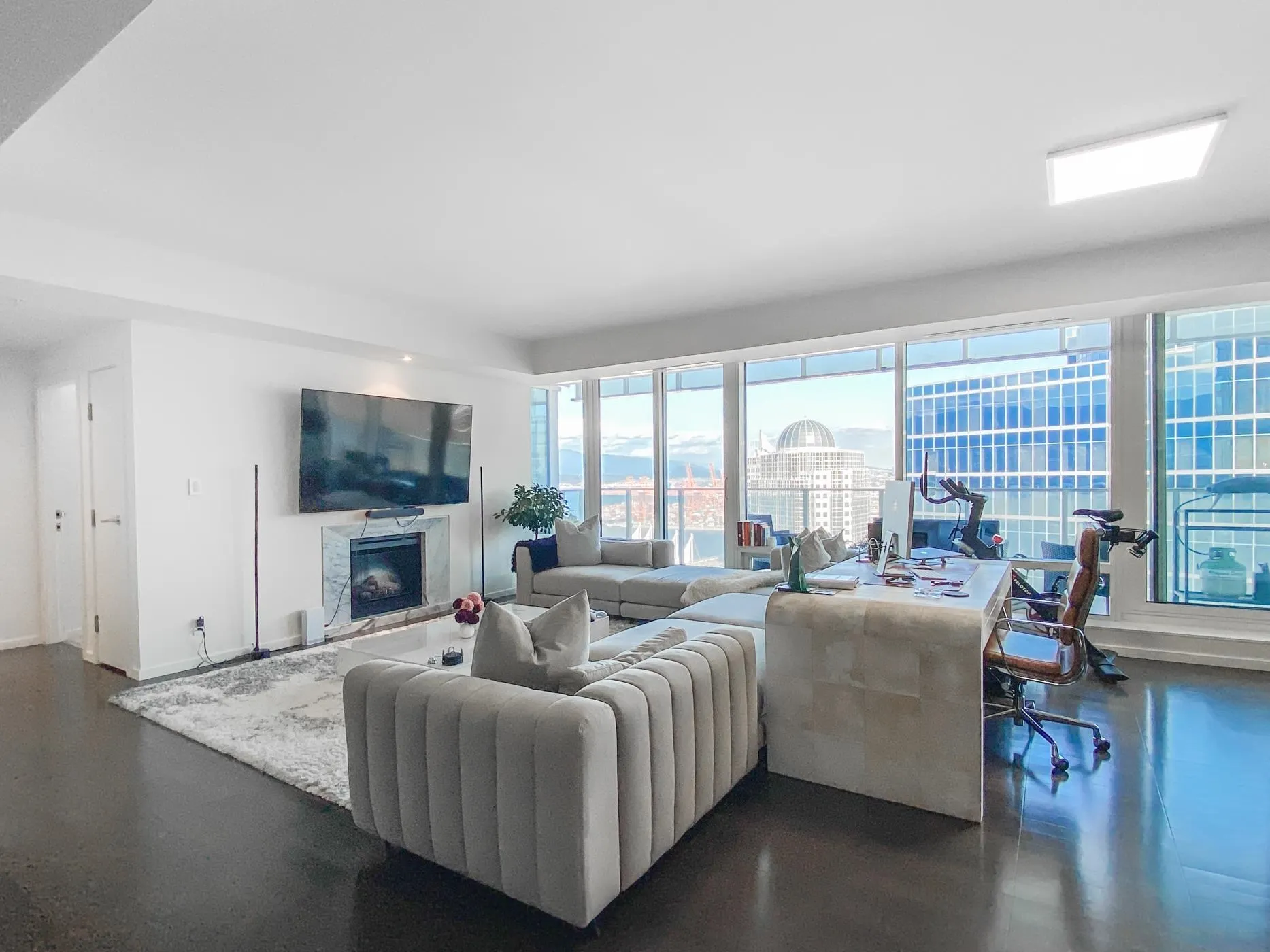 1011 W Cordova Street #2702