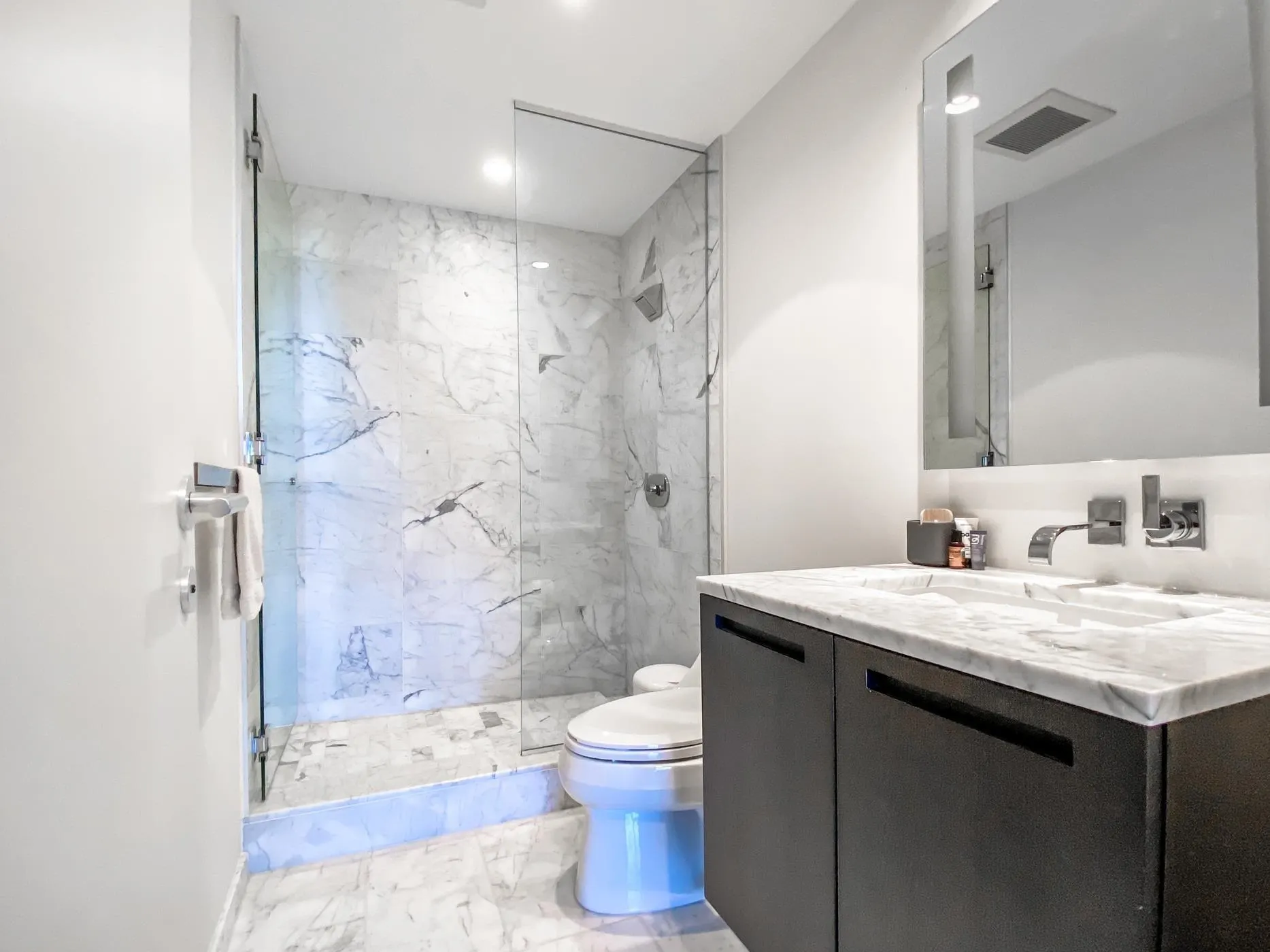 1011 W Cordova Street #2702