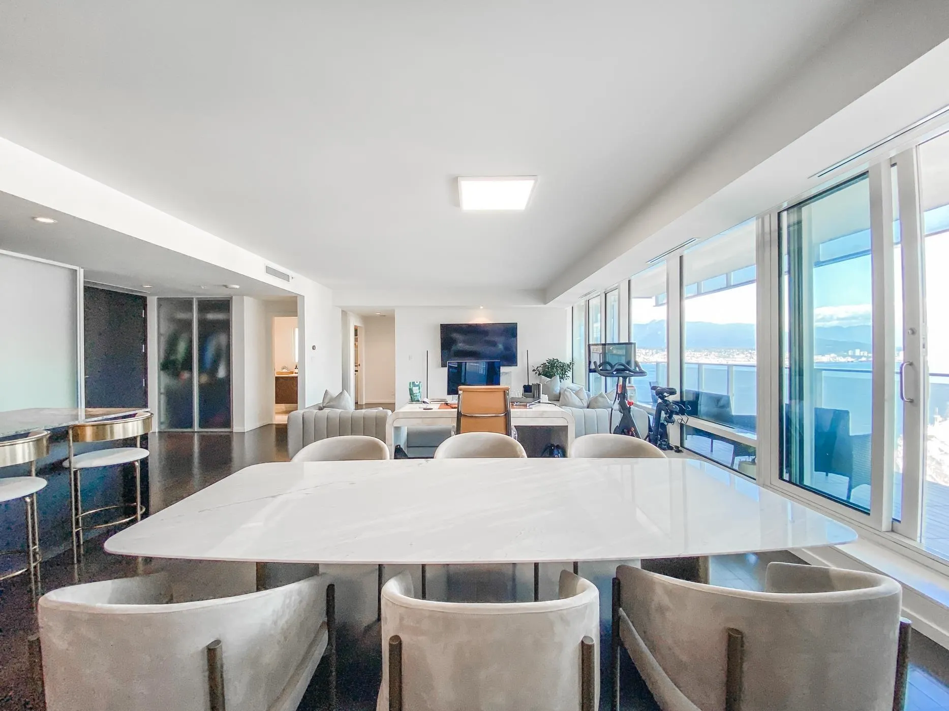 1011 W Cordova Street #2702