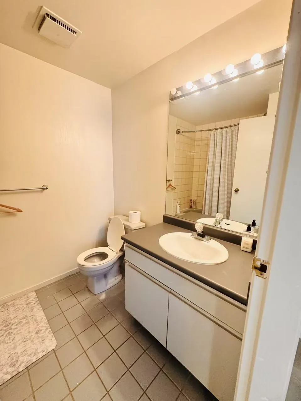 4000 W 33rd Avenue