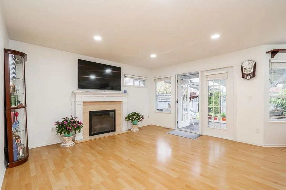 10538 153 Street #104