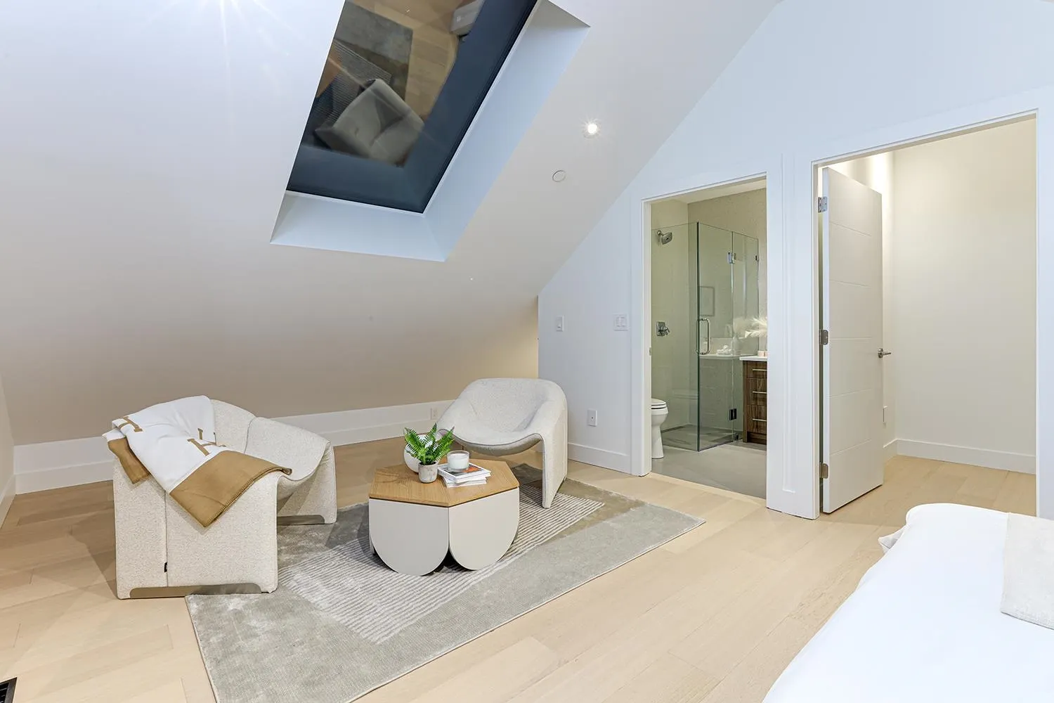 944 E 13 Avenue #1