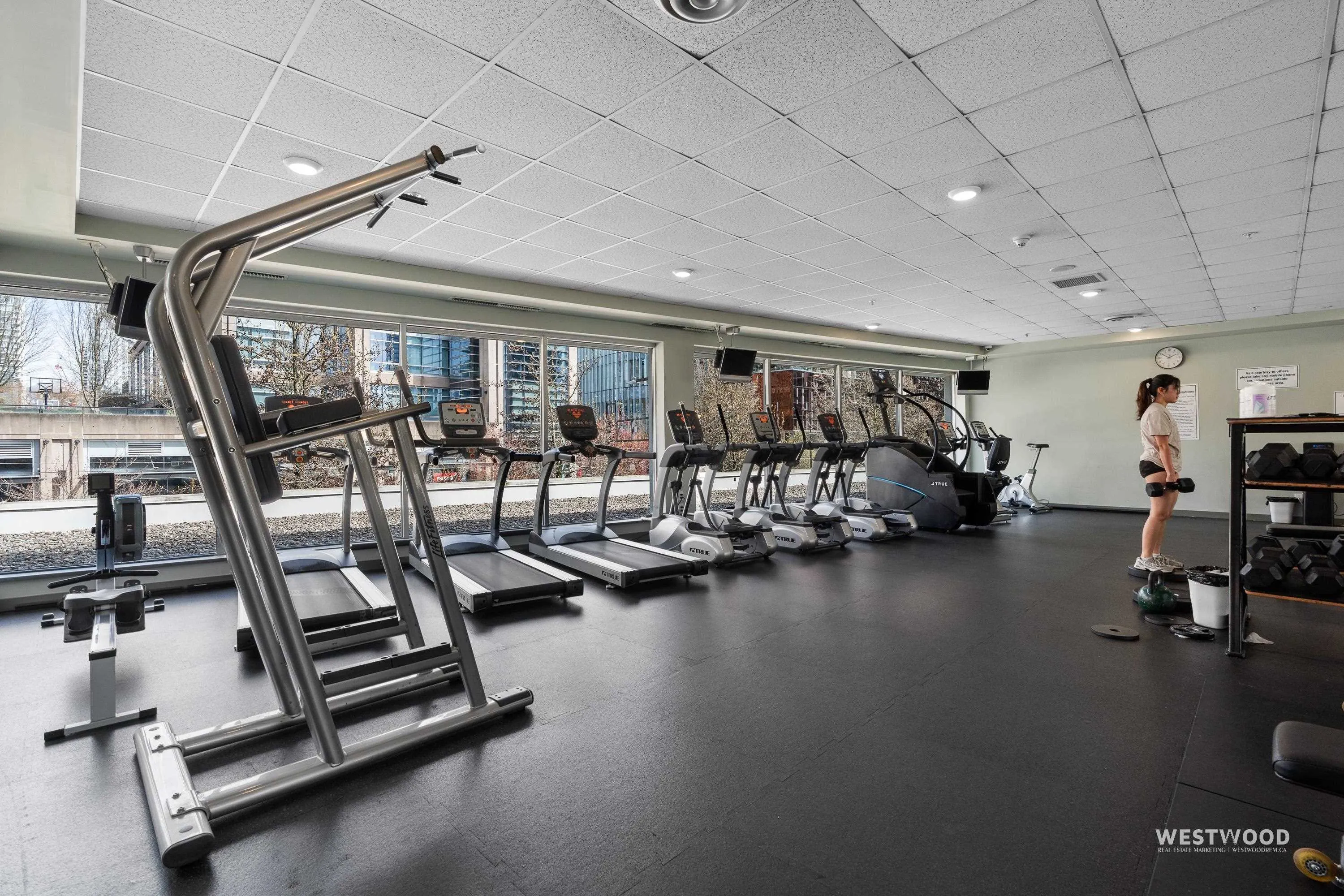 939 Expo Boulevard #808