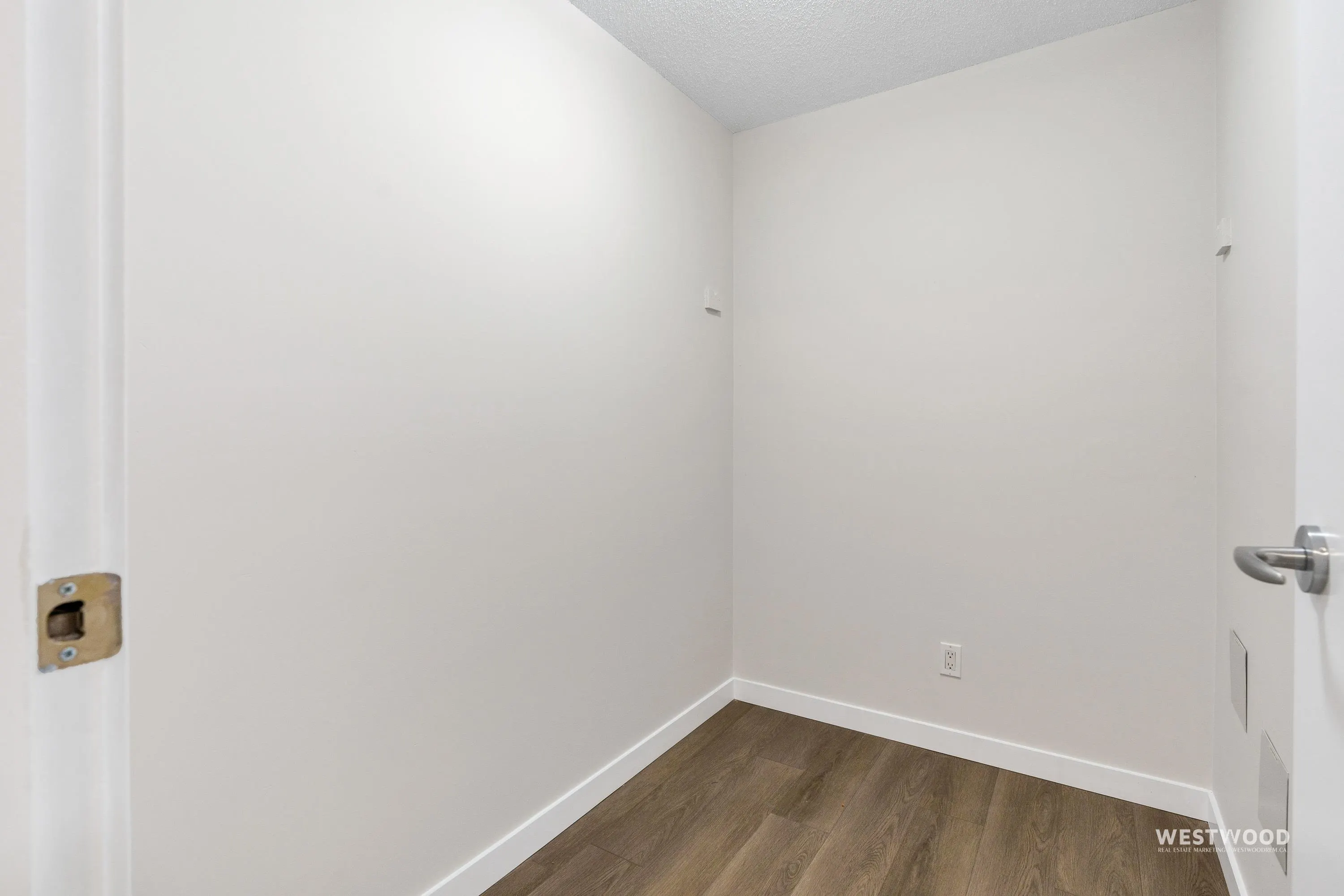 939 Expo Boulevard #808