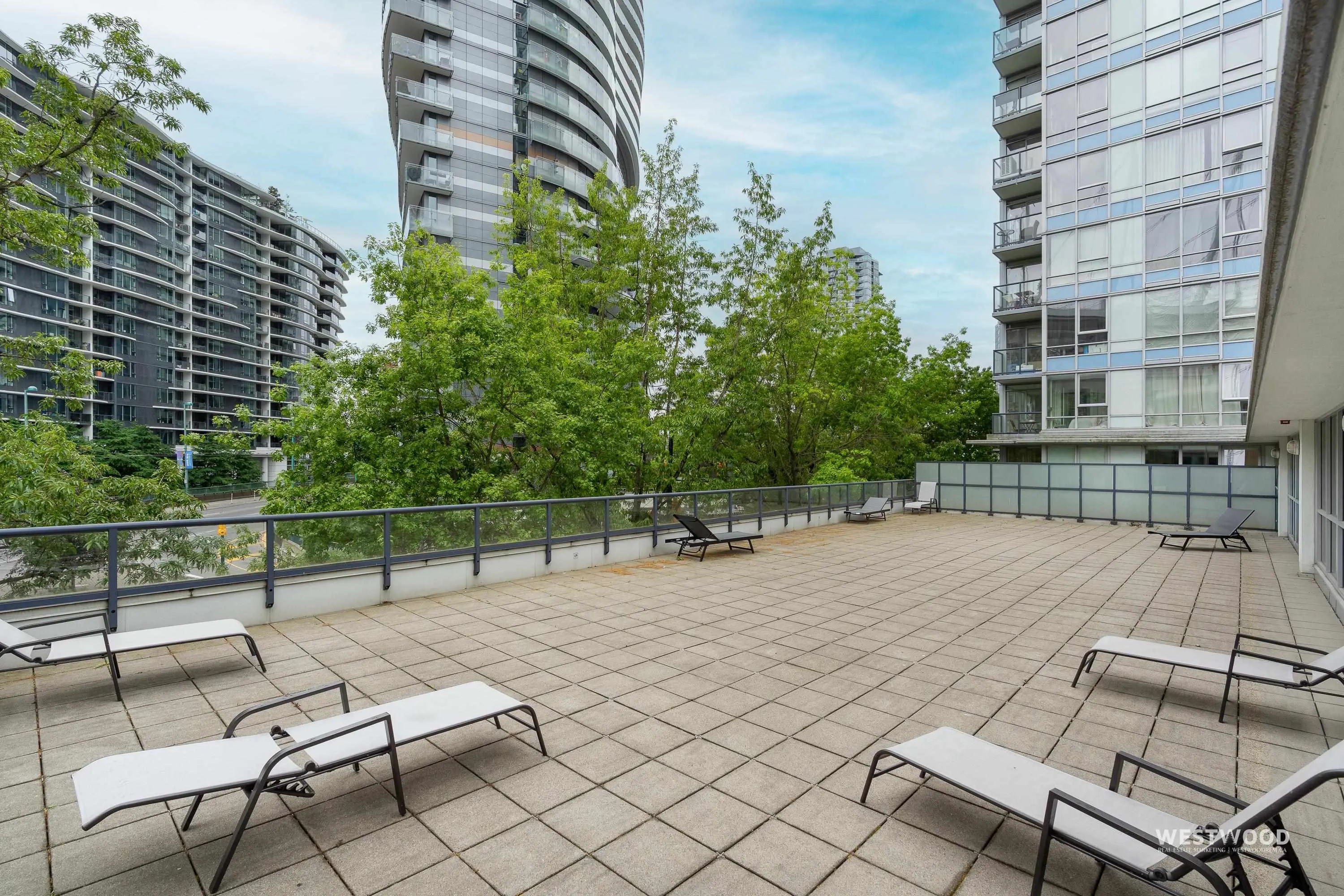 939 Expo Boulevard #808