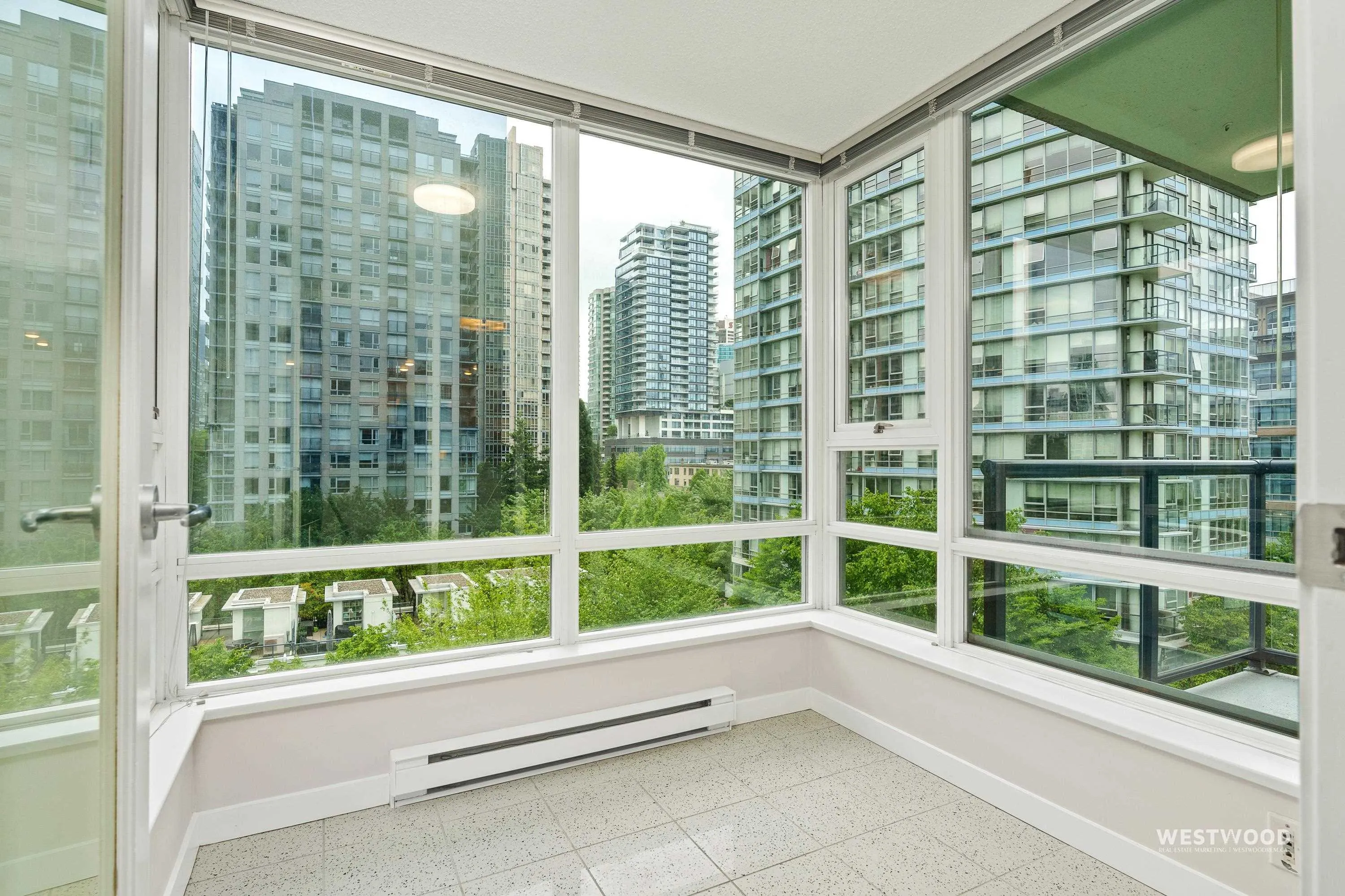 939 Expo Boulevard #808