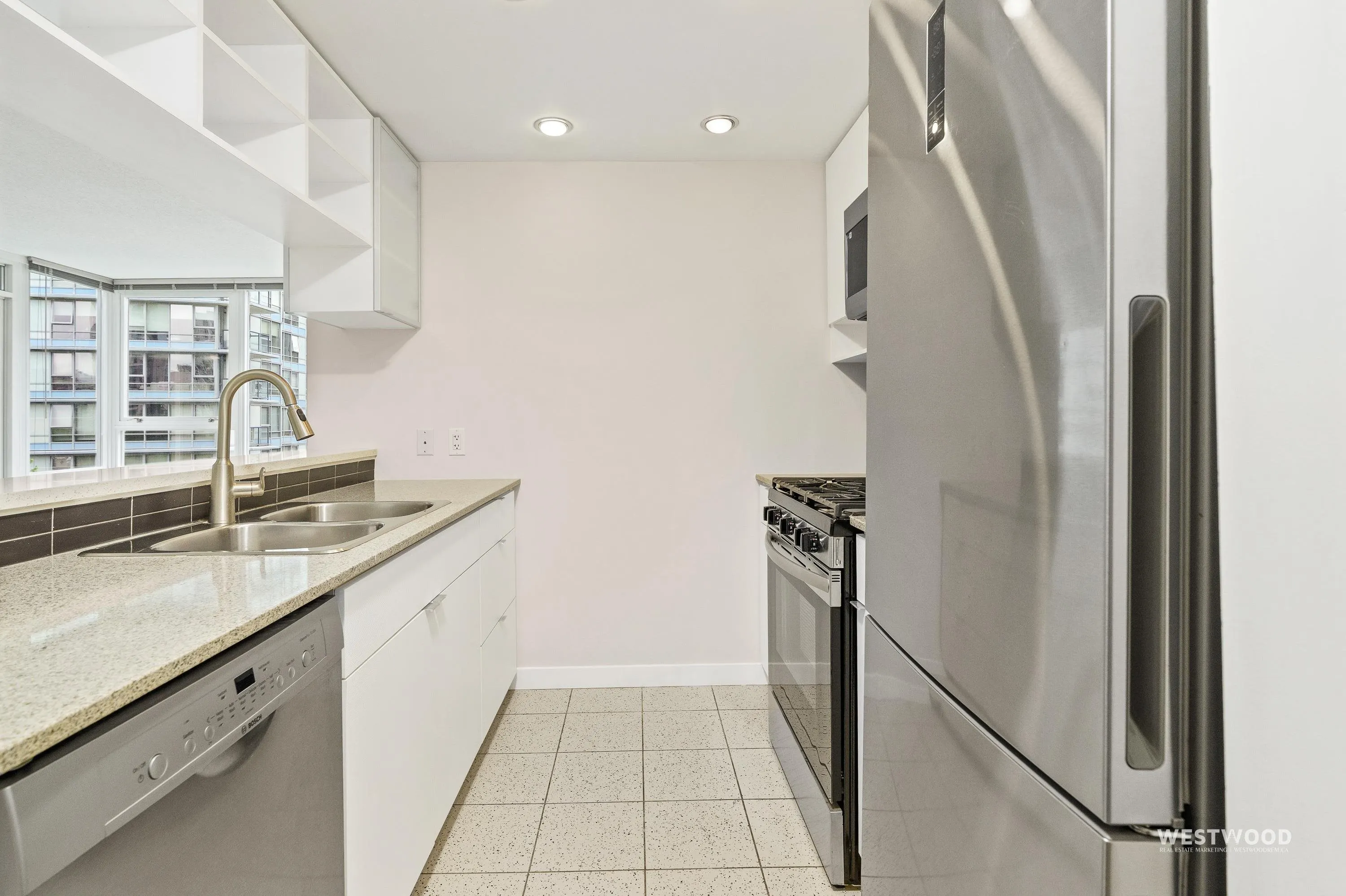 939 Expo Boulevard #808