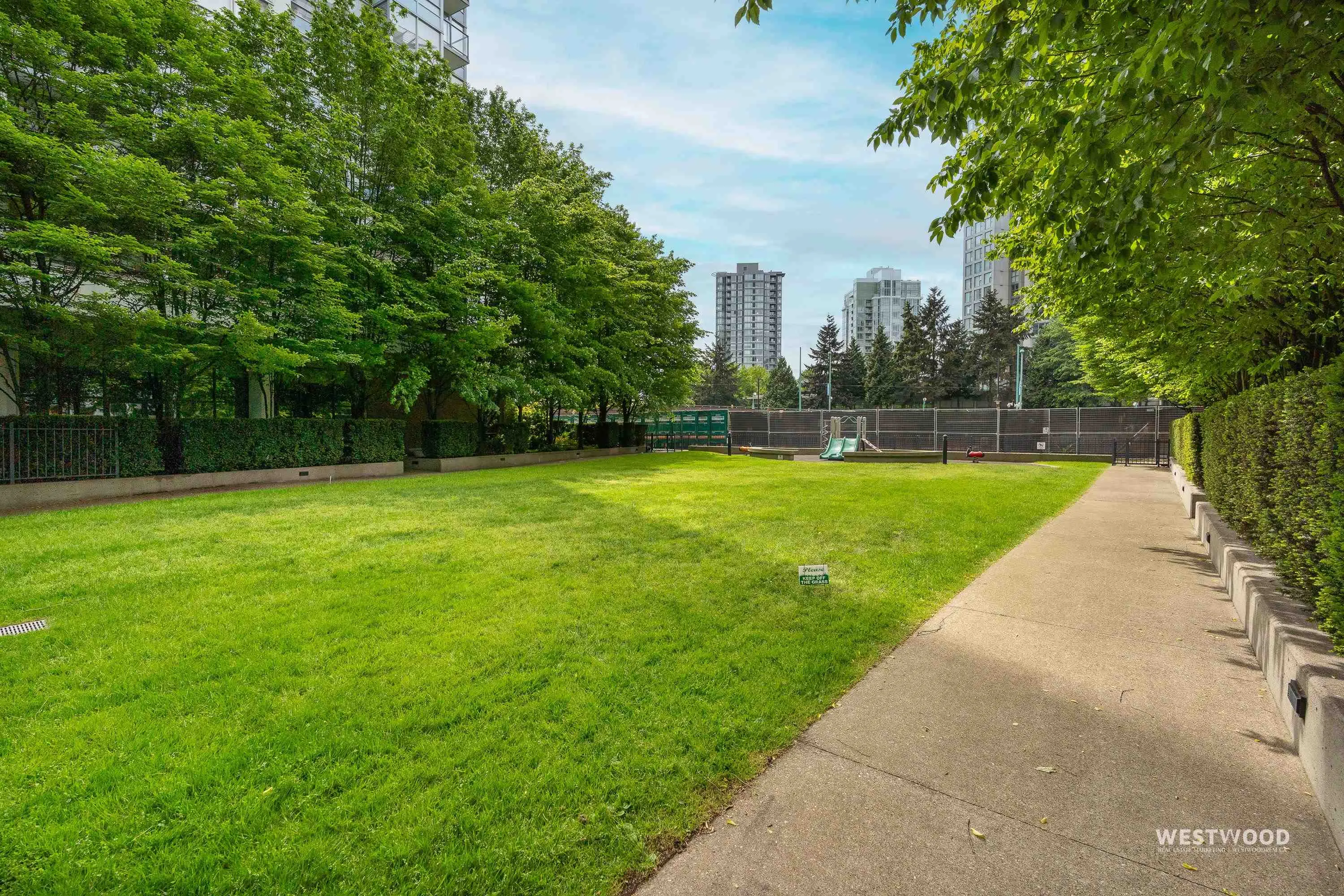 939 Expo Boulevard #808