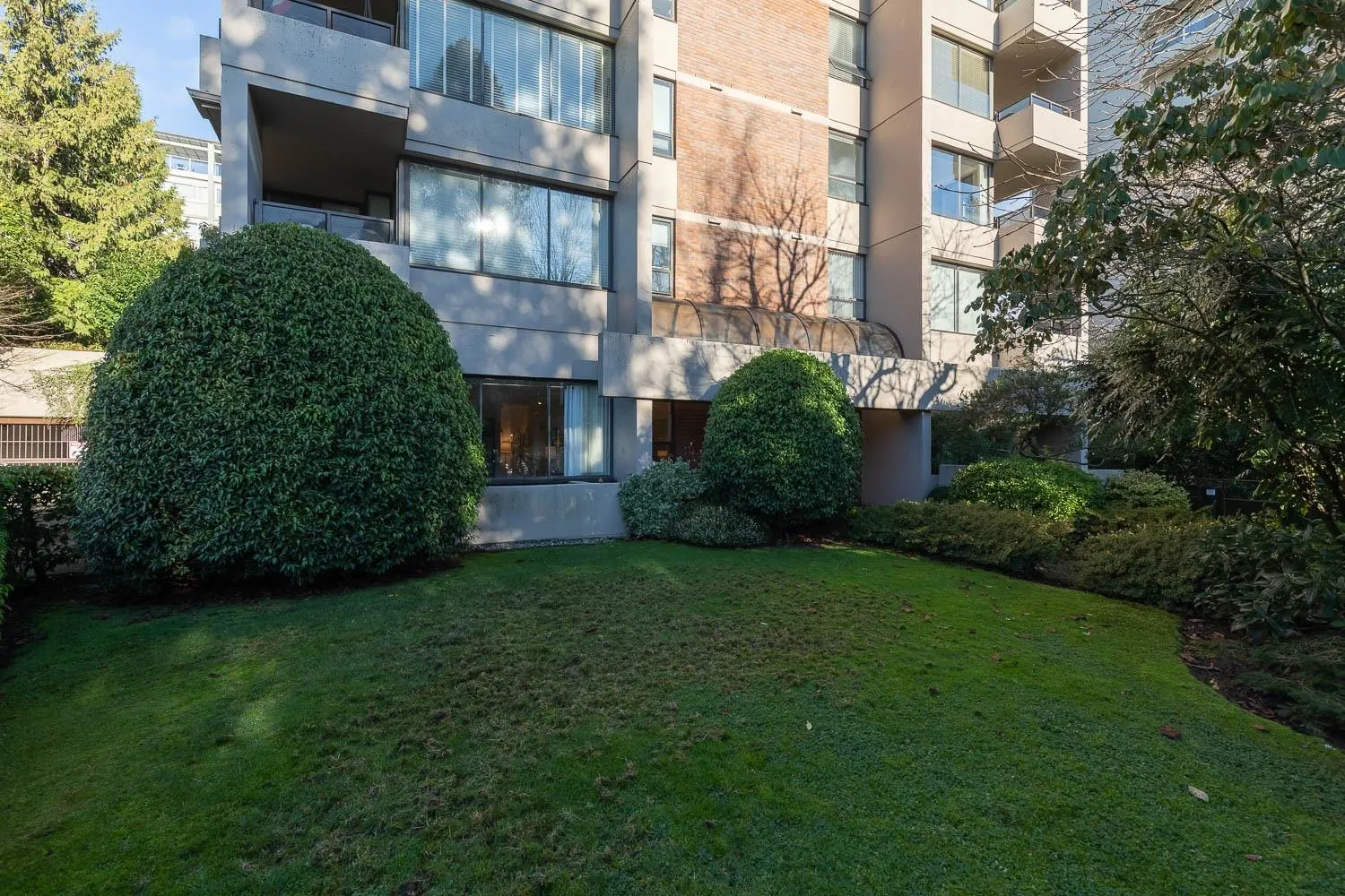 1737 Duchess Avenue #101