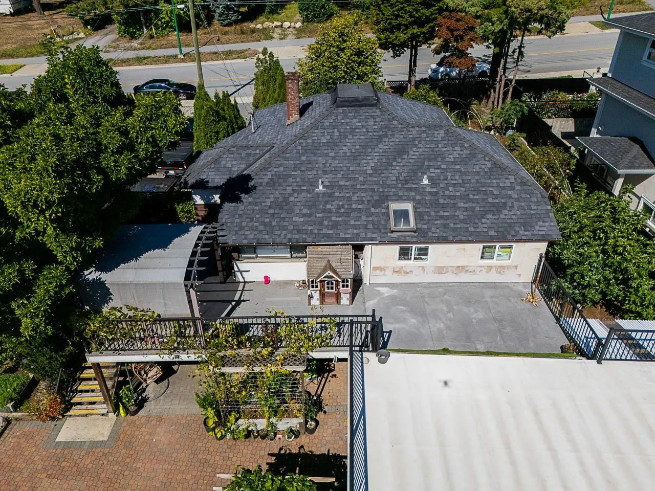 7342 Broadway