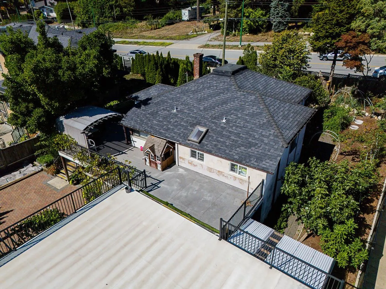 7342 Broadway