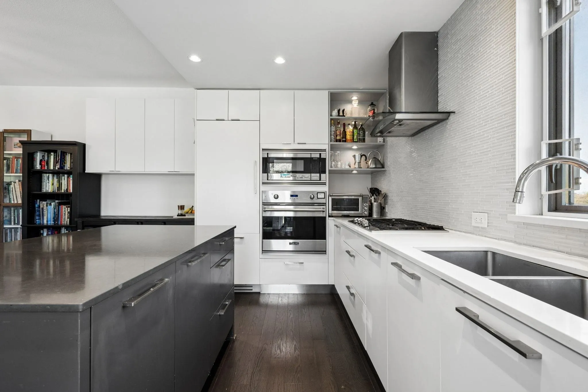 4867 Cambie Street #509