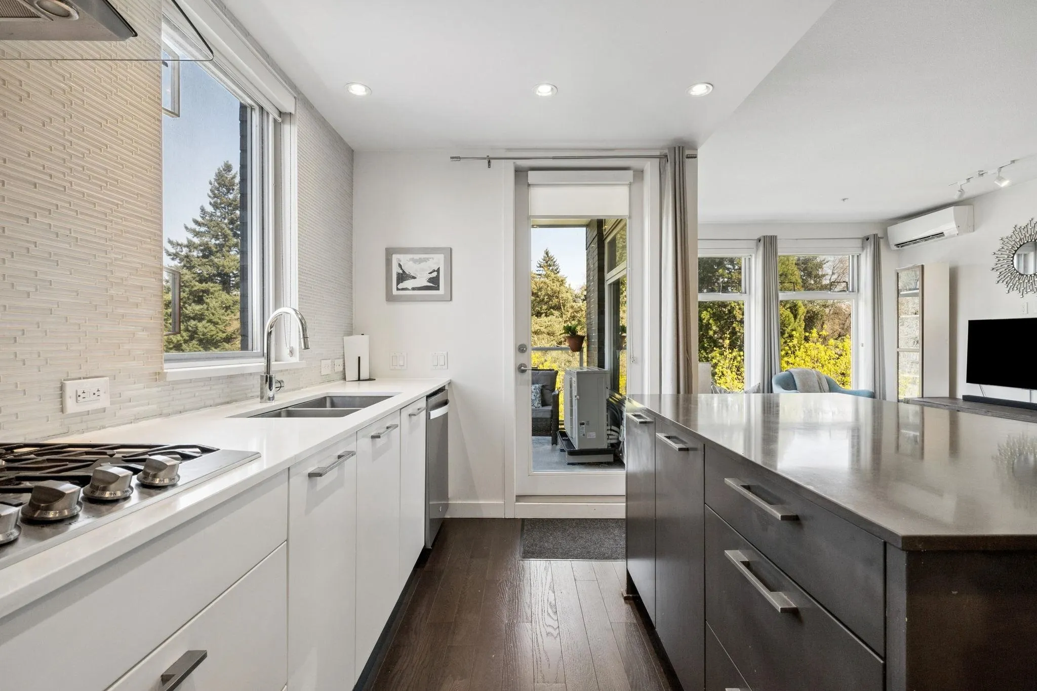 4867 Cambie Street #509