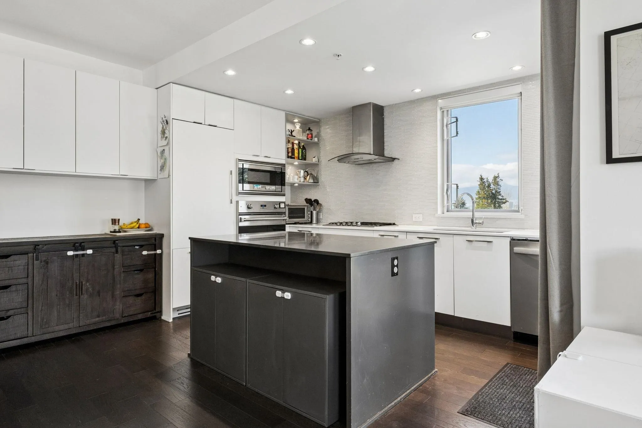 4867 Cambie Street #509
