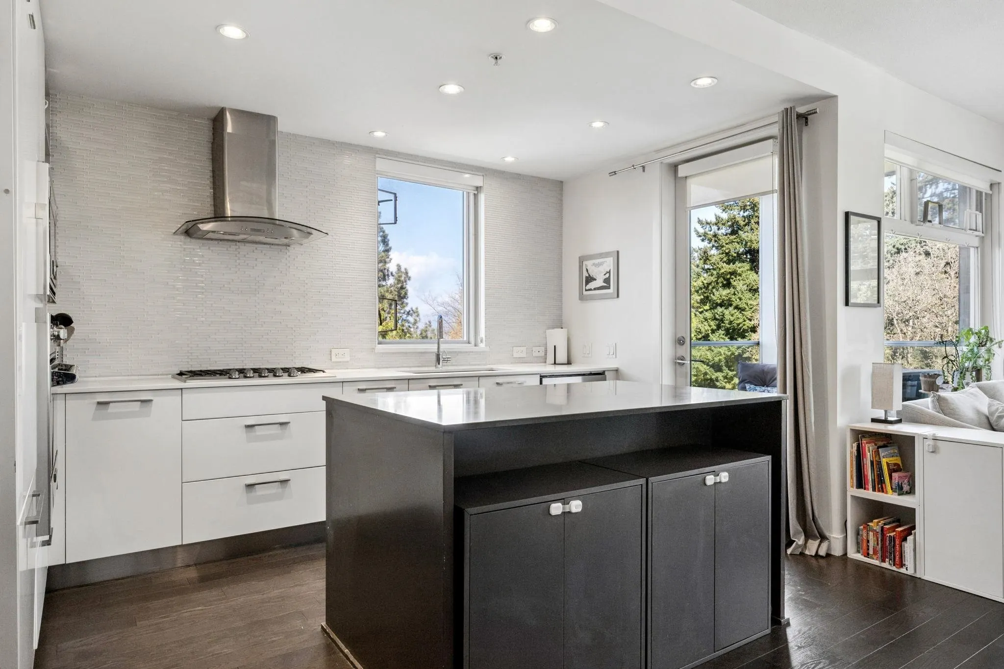 4867 Cambie Street #509