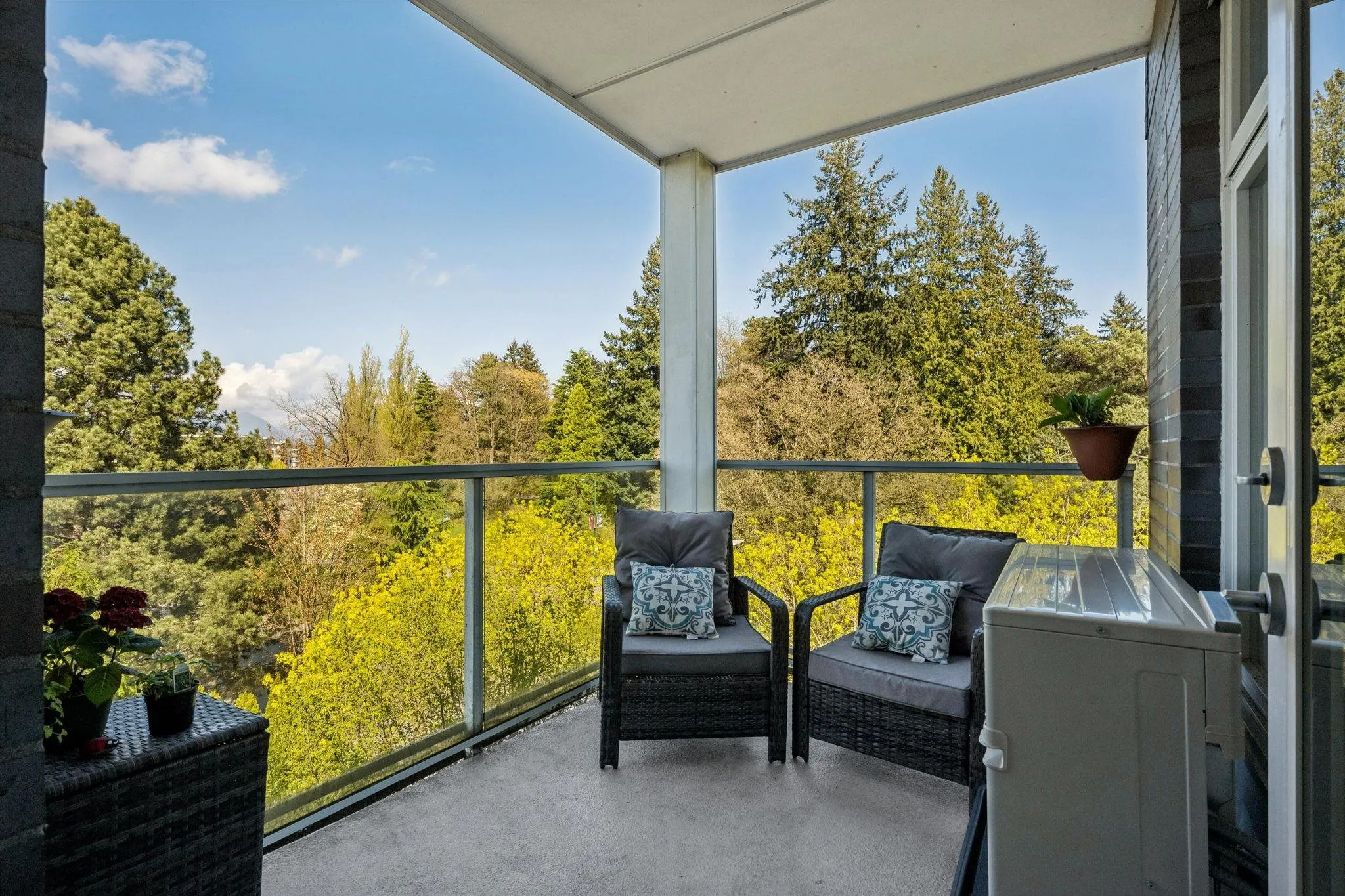 4867 Cambie Street #509