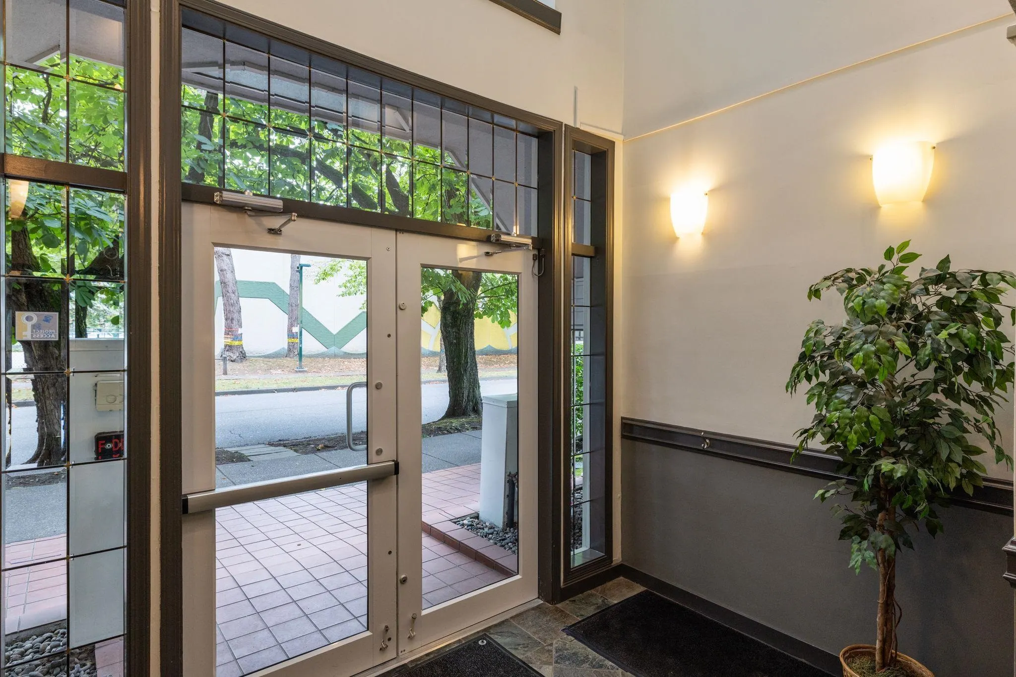 1147 Nelson Street #201
