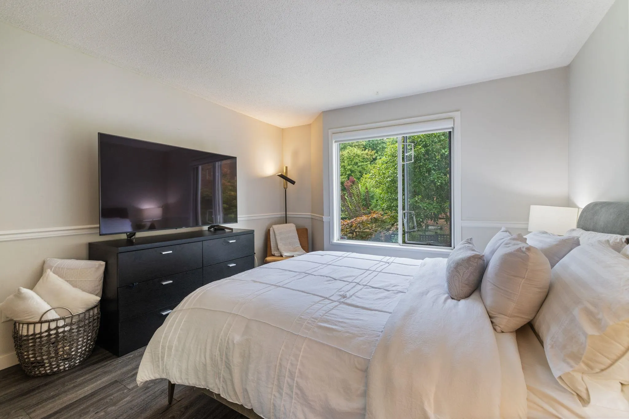1147 Nelson Street #201