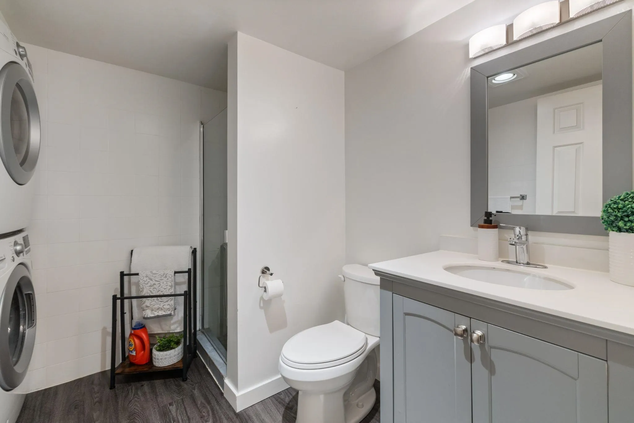 1147 Nelson Street #201