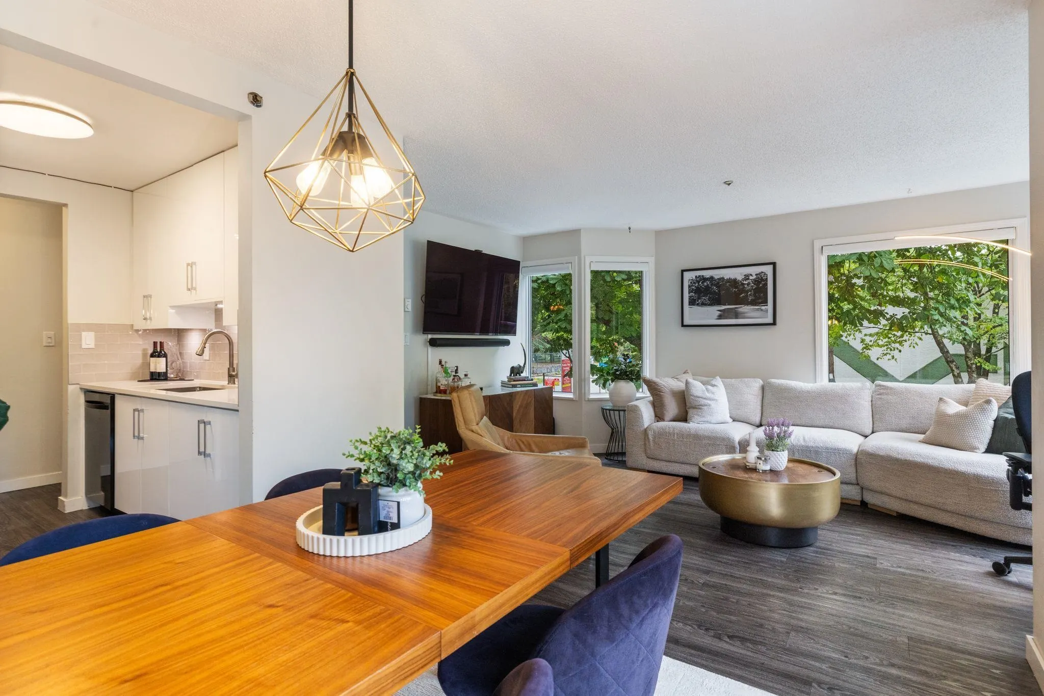 1147 Nelson Street #201