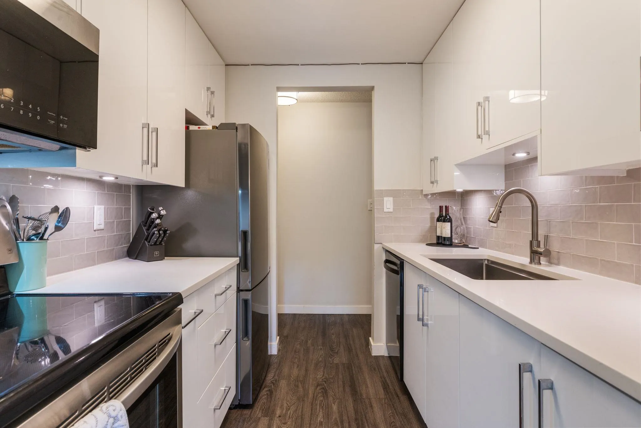 1147 Nelson Street #201