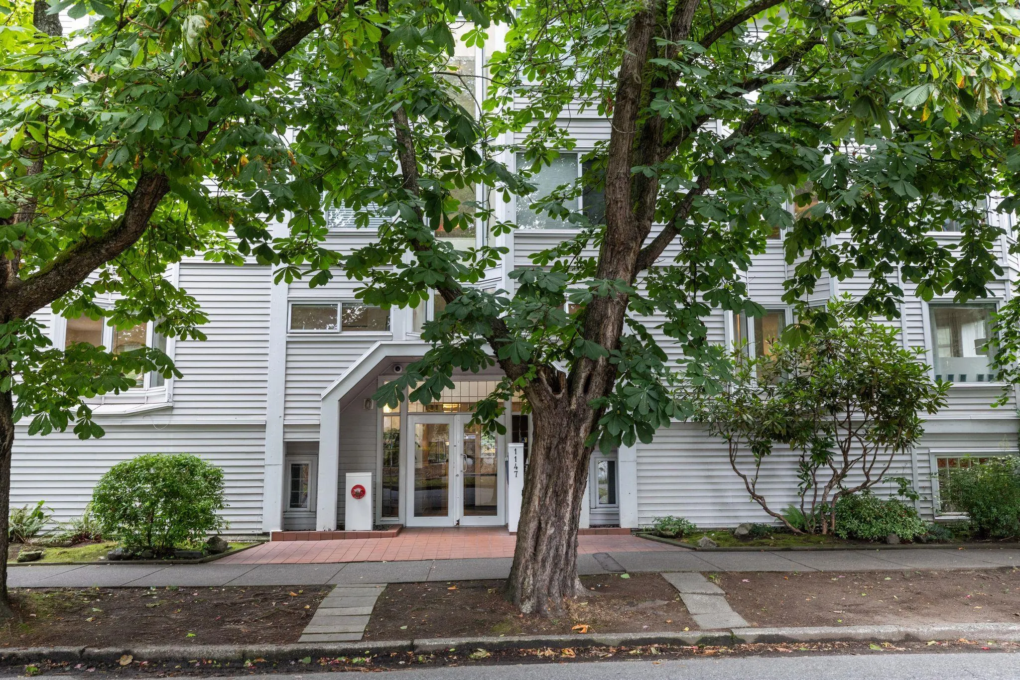 1147 Nelson Street #201