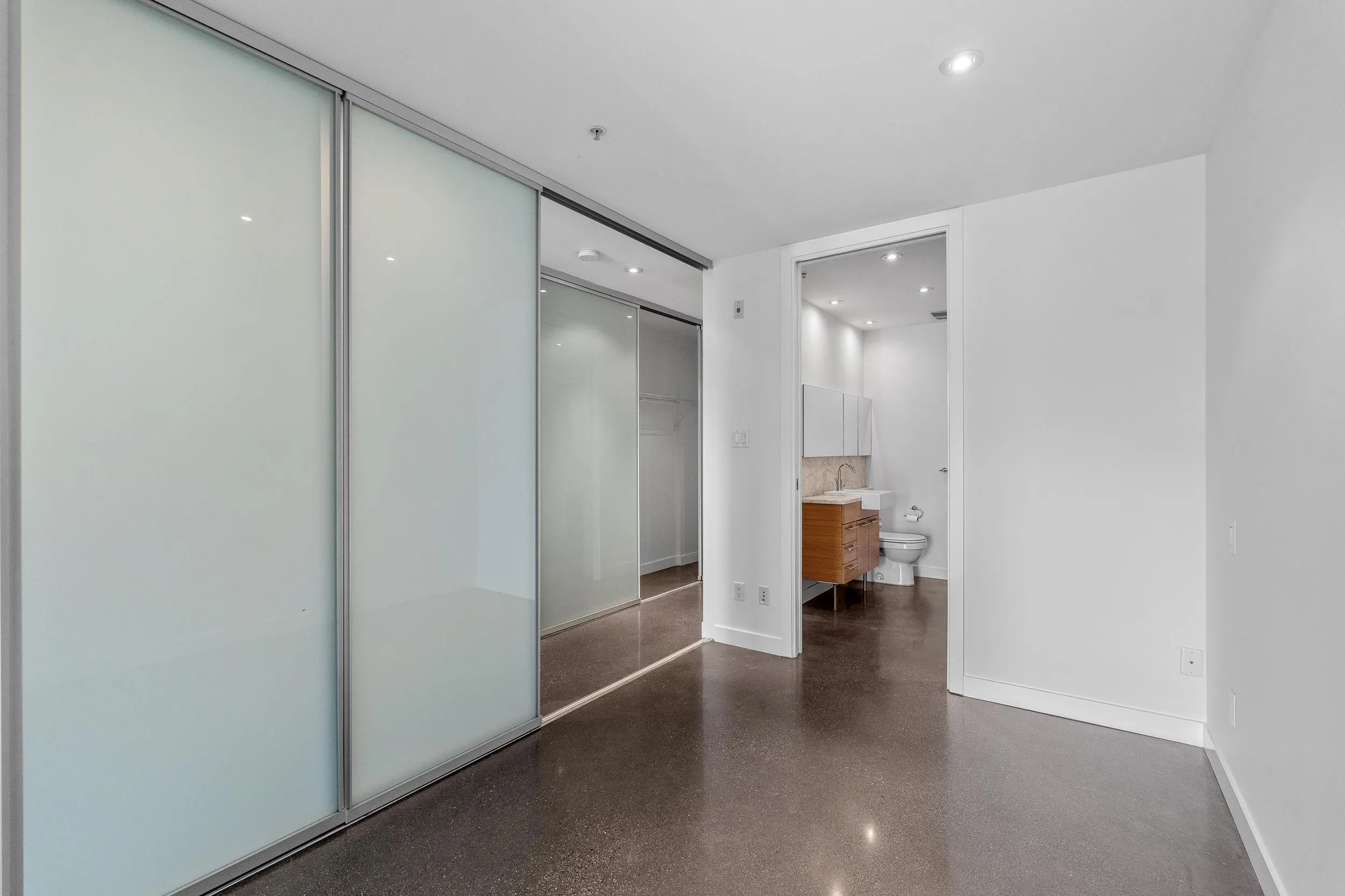 256 E 2nd Avenue #417