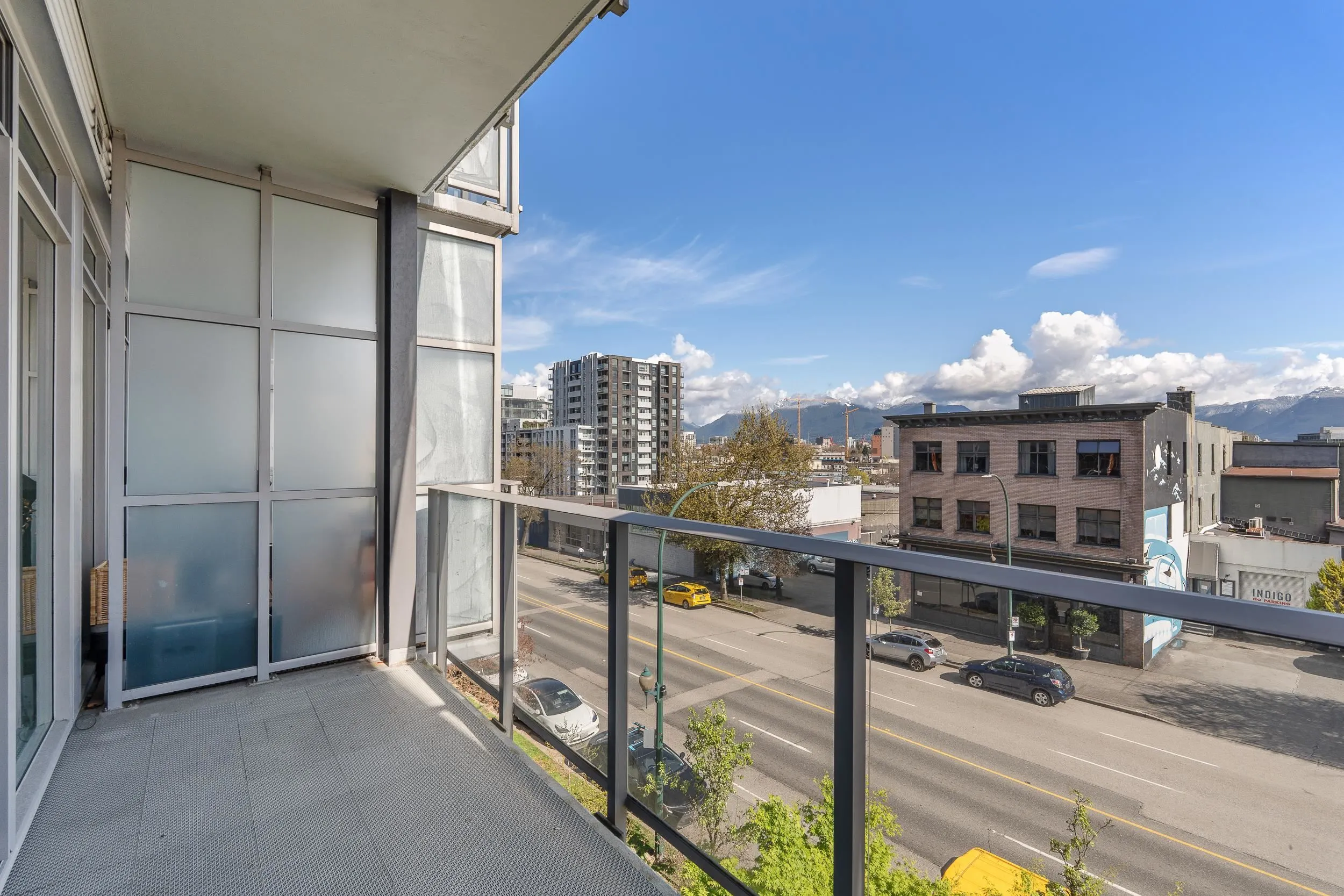 256 E 2nd Avenue #417