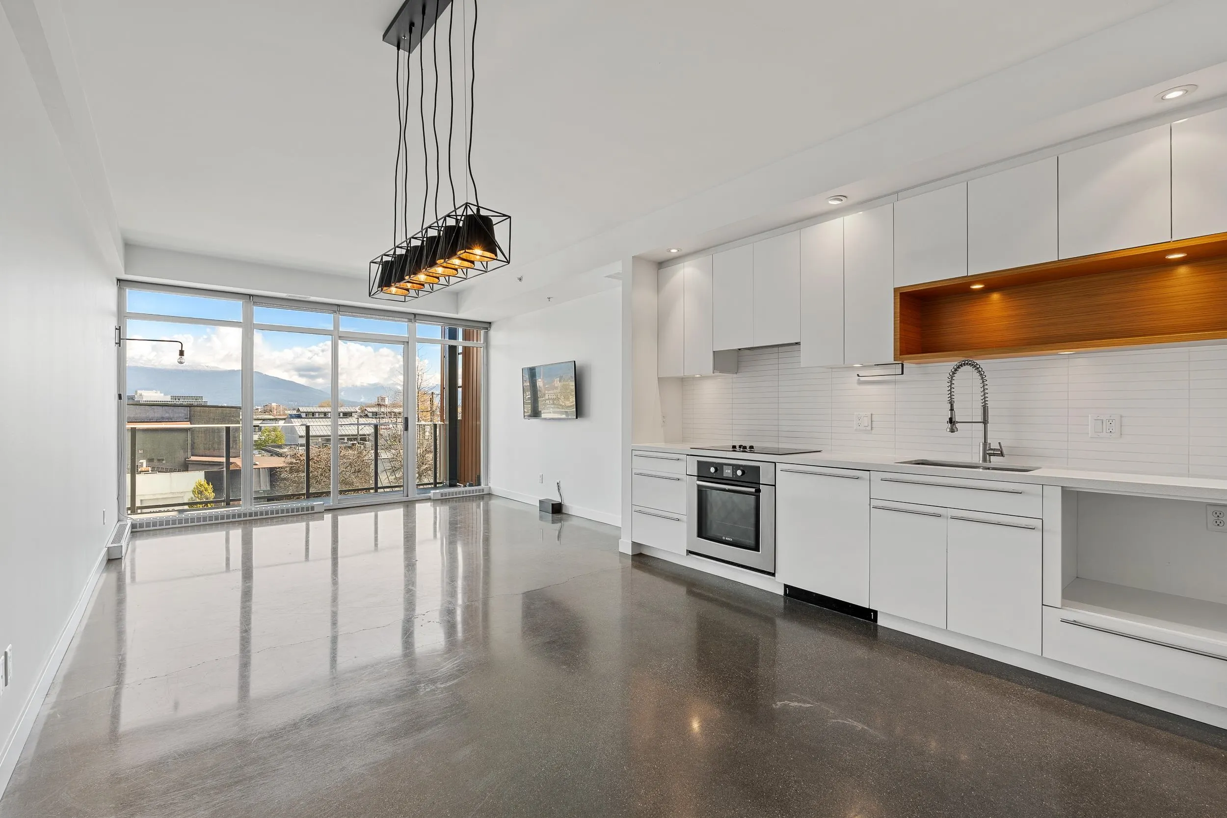 256 E 2nd Avenue #417