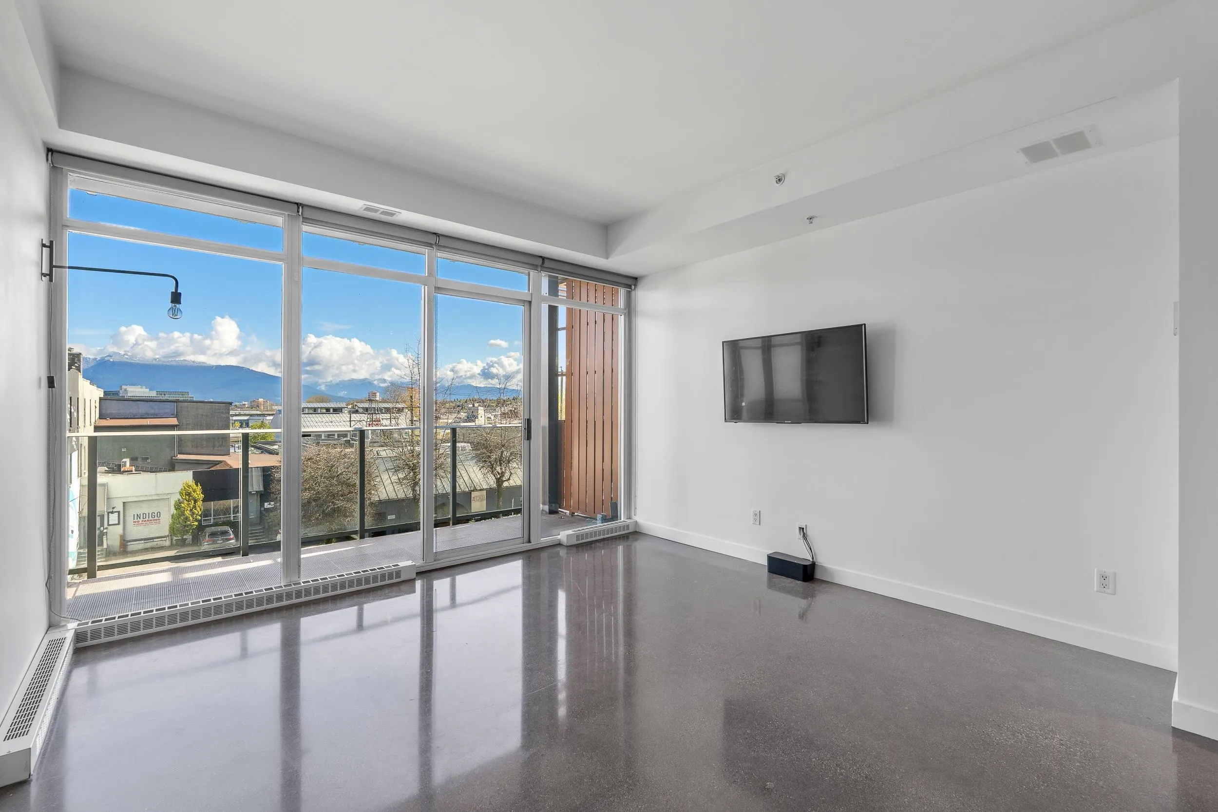 256 E 2nd Avenue #417