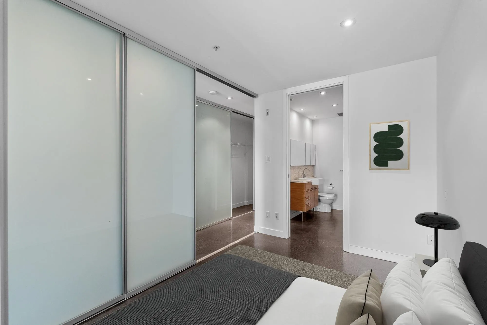 256 E 2nd Avenue #417