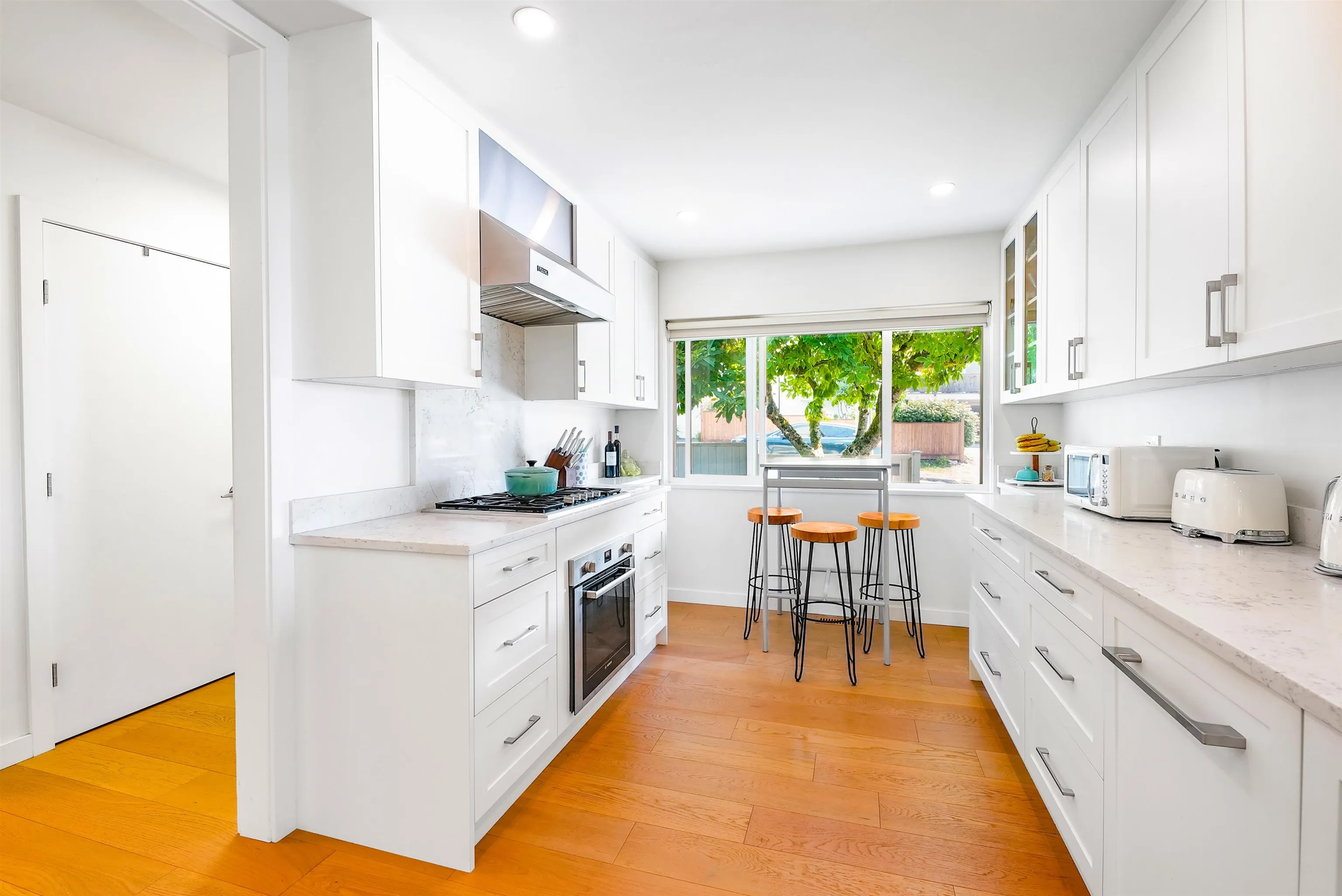 3277 Chesterfield Avenue