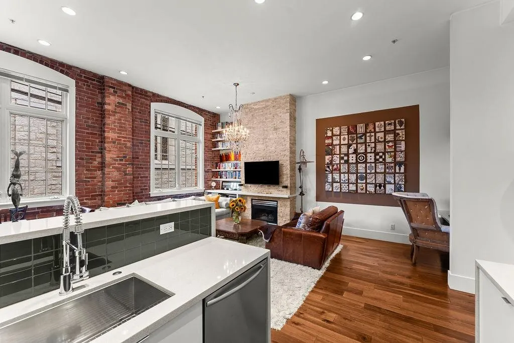 1811 W 16th Avenue #104