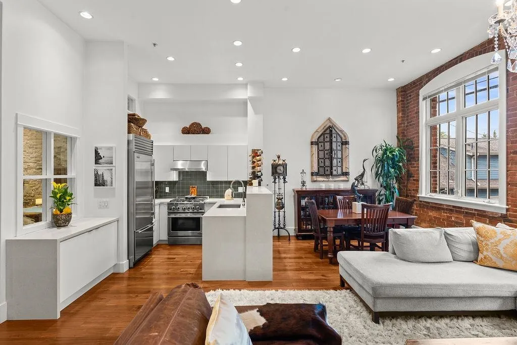 1811 W 16th Avenue #104