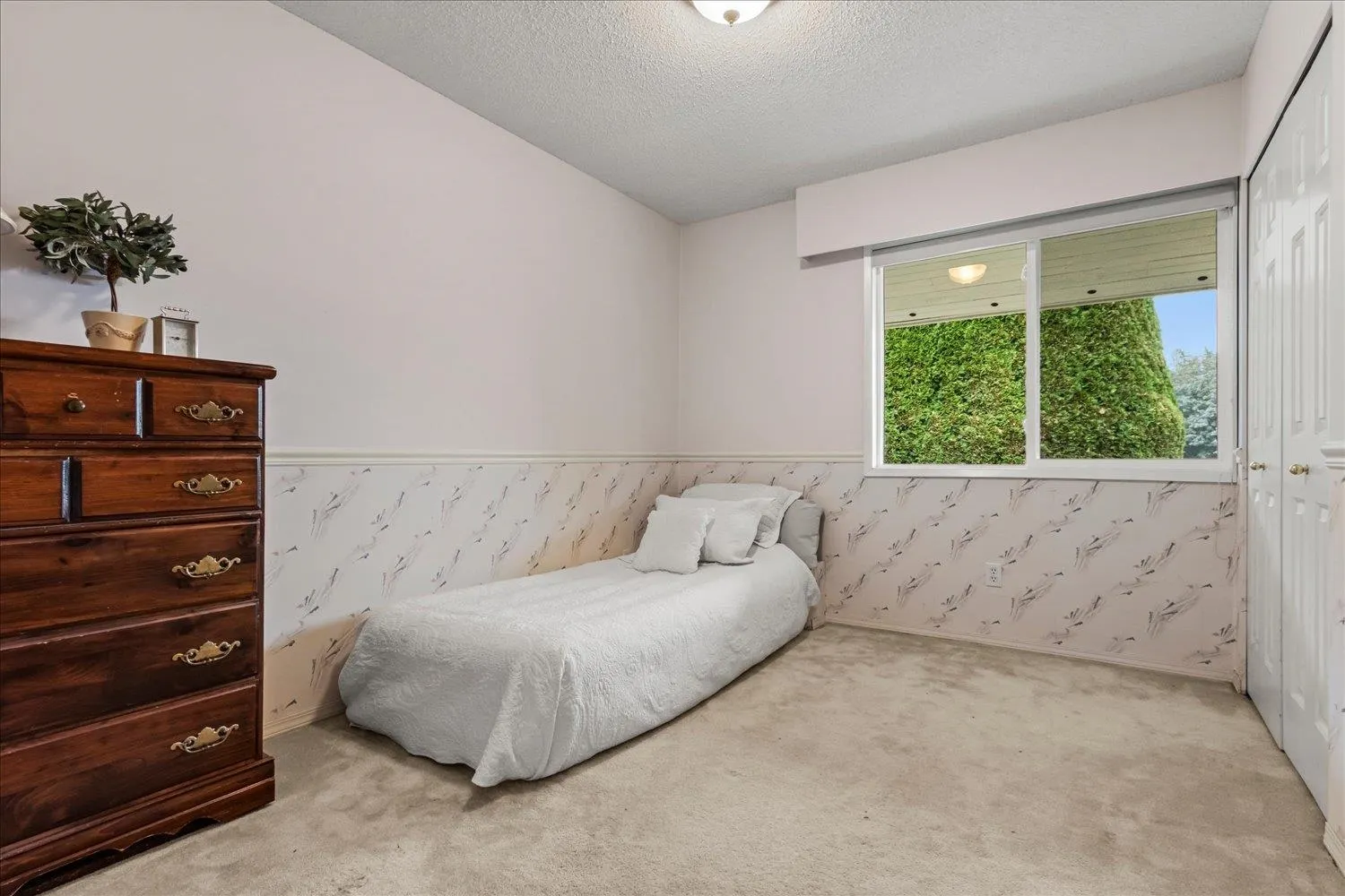 9951 Hillcrest Drive