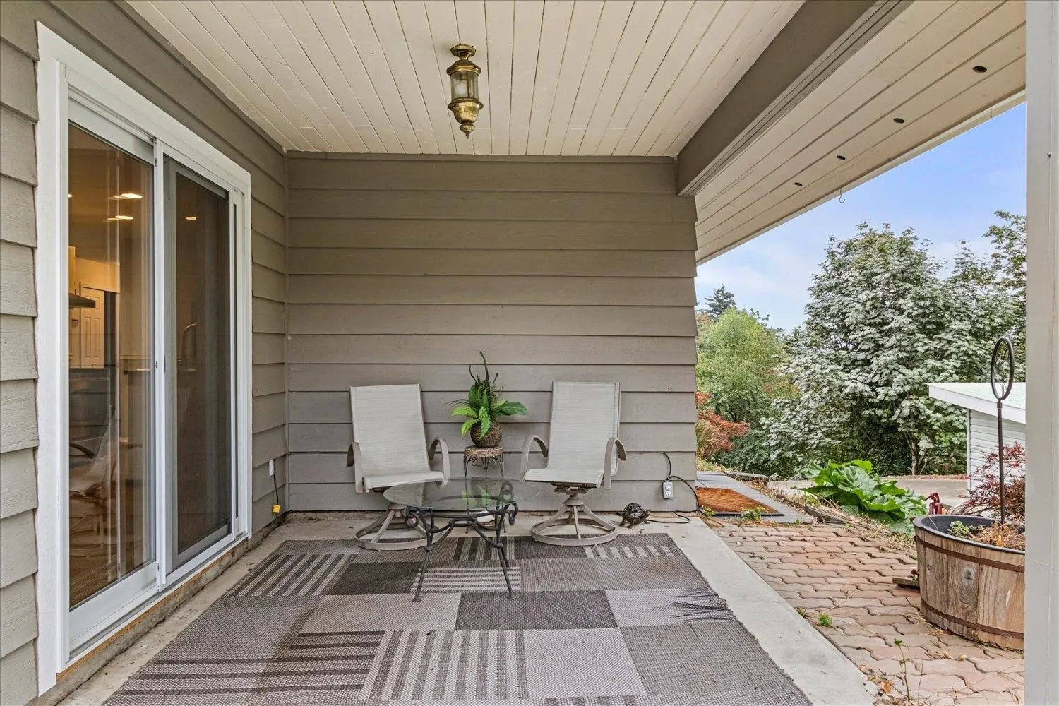 9951 Hillcrest Drive