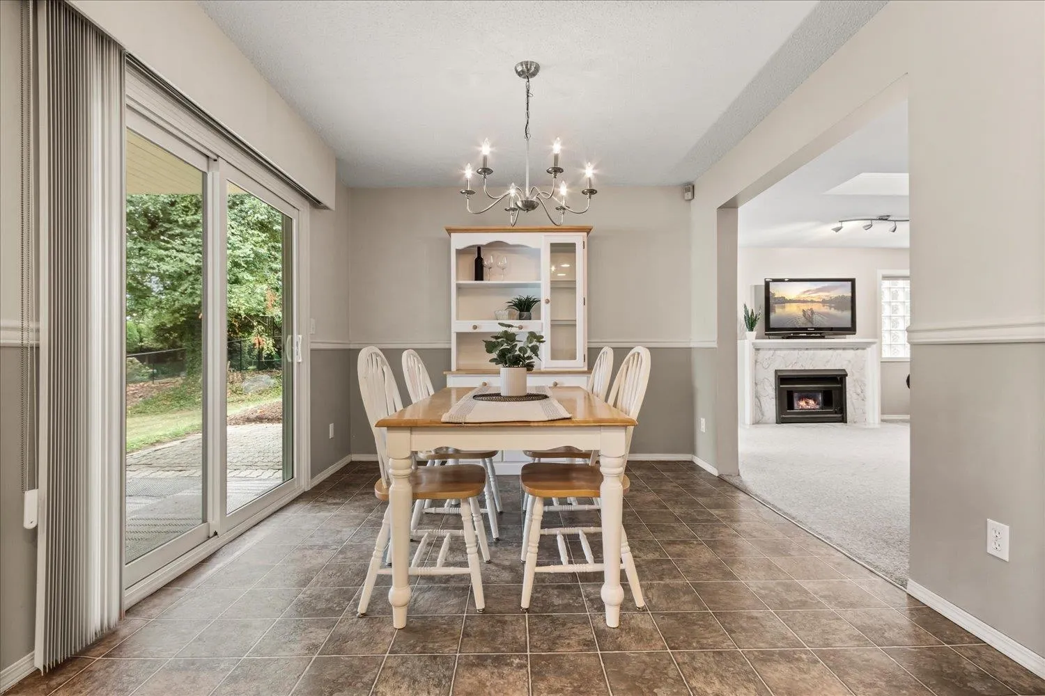 9951 Hillcrest Drive