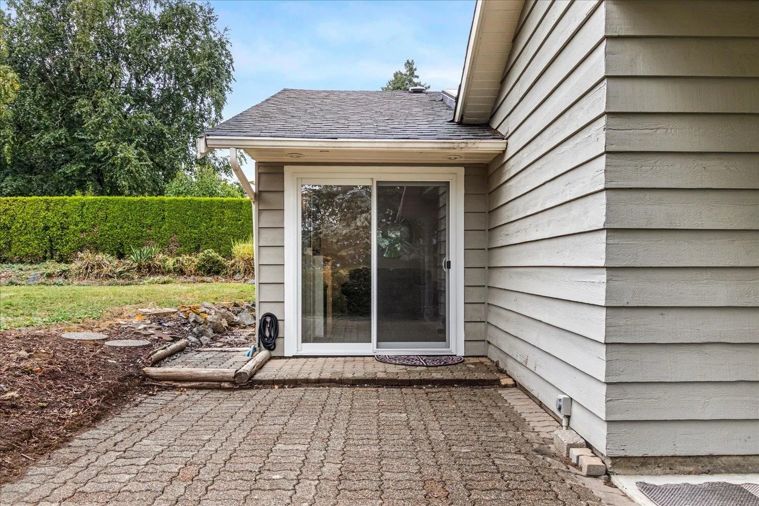 9951 Hillcrest Drive