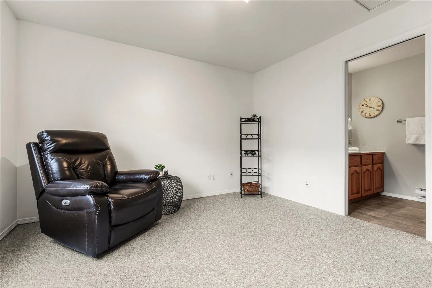 9951 Hillcrest Drive