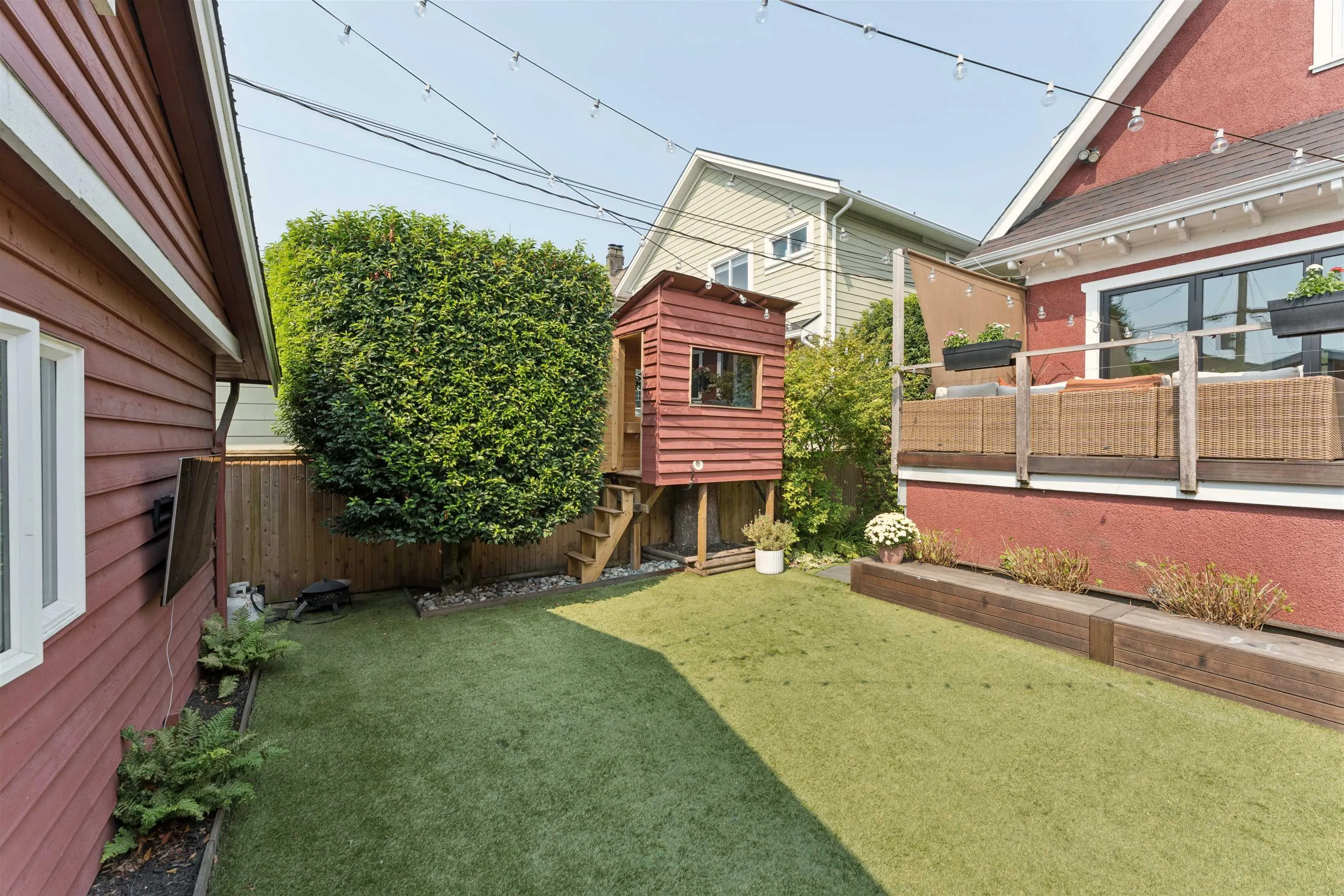 1250 E 11th Avenue