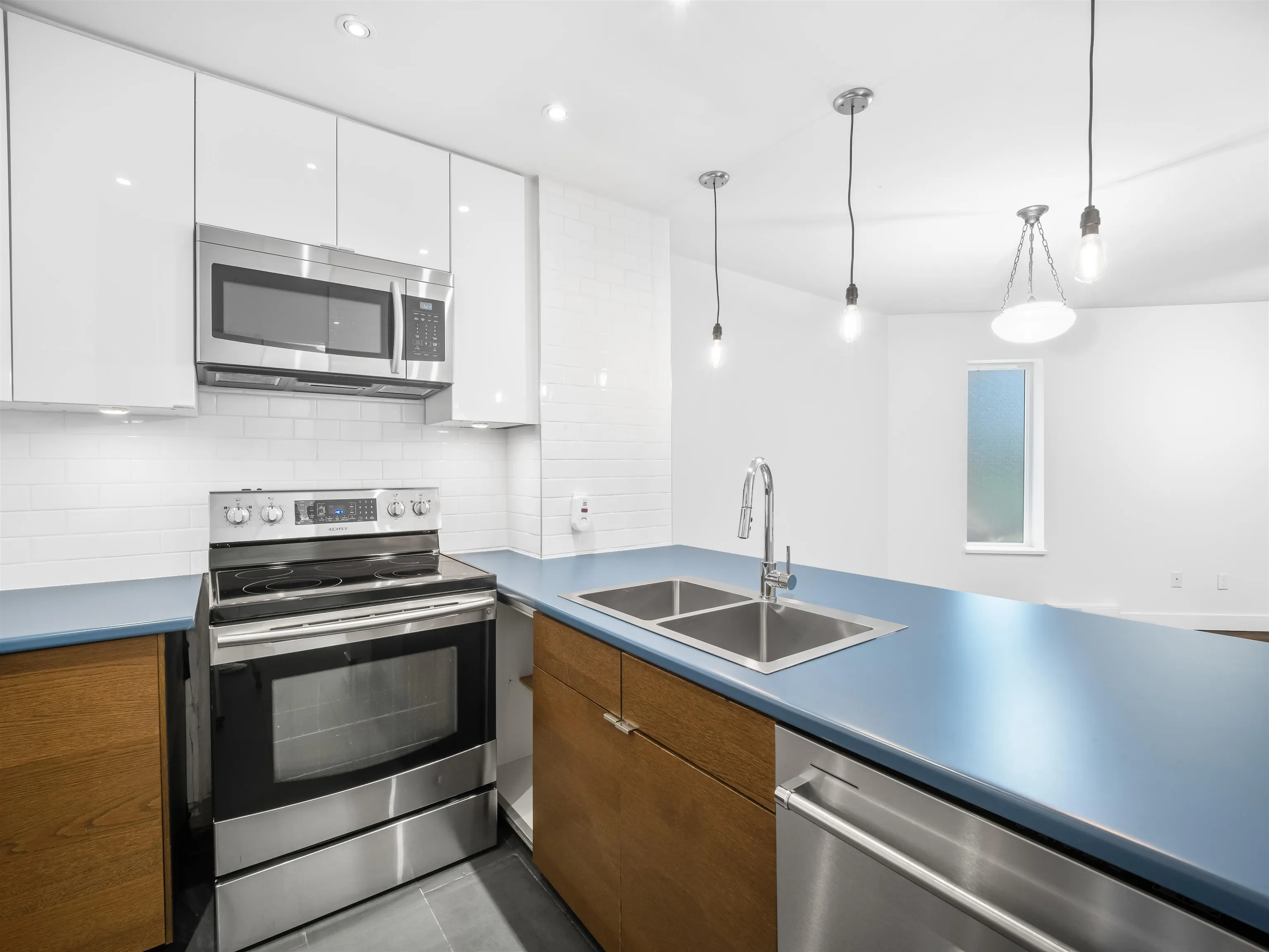 3191 Mountain Highway #105