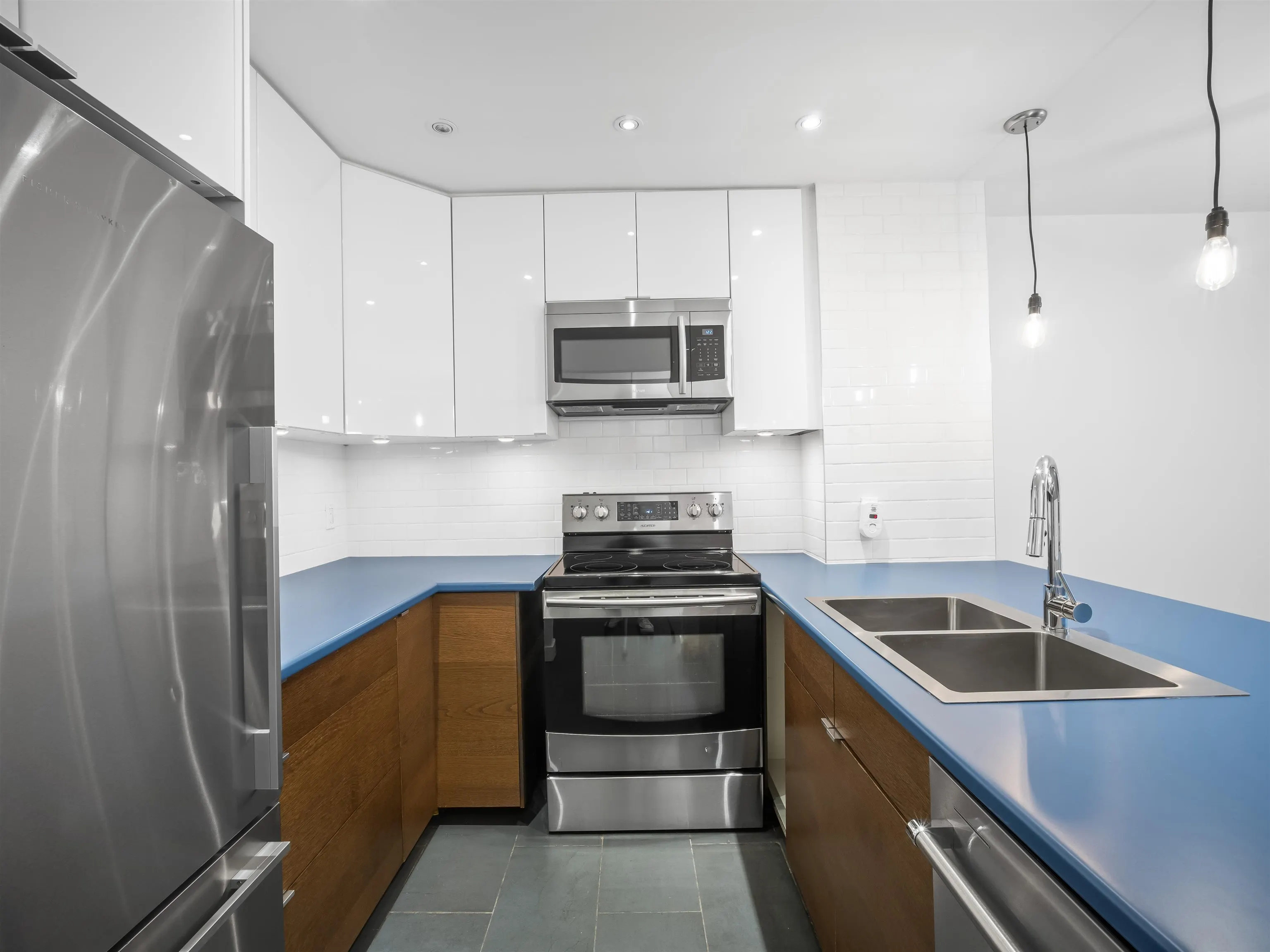 3191 Mountain Highway #105