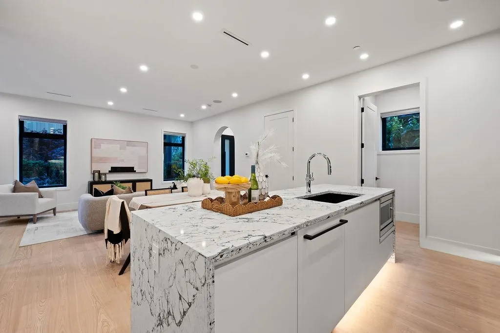 5038 Granville Street