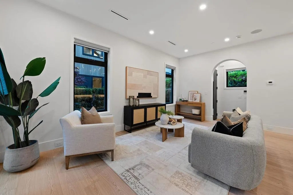 5038 Granville Street