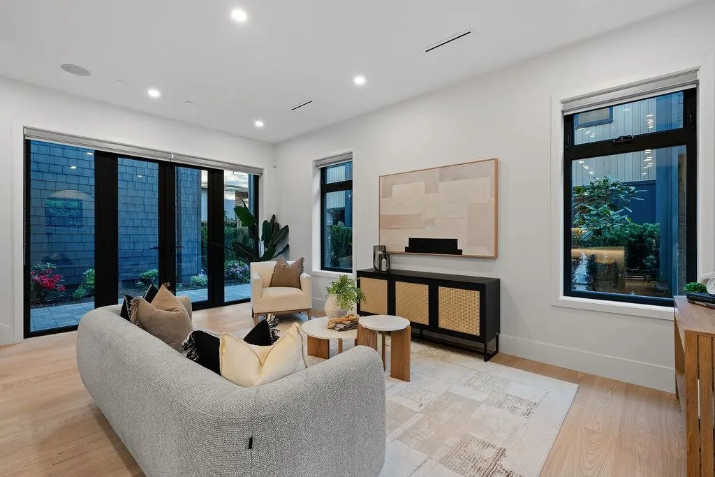 5038 Granville Street