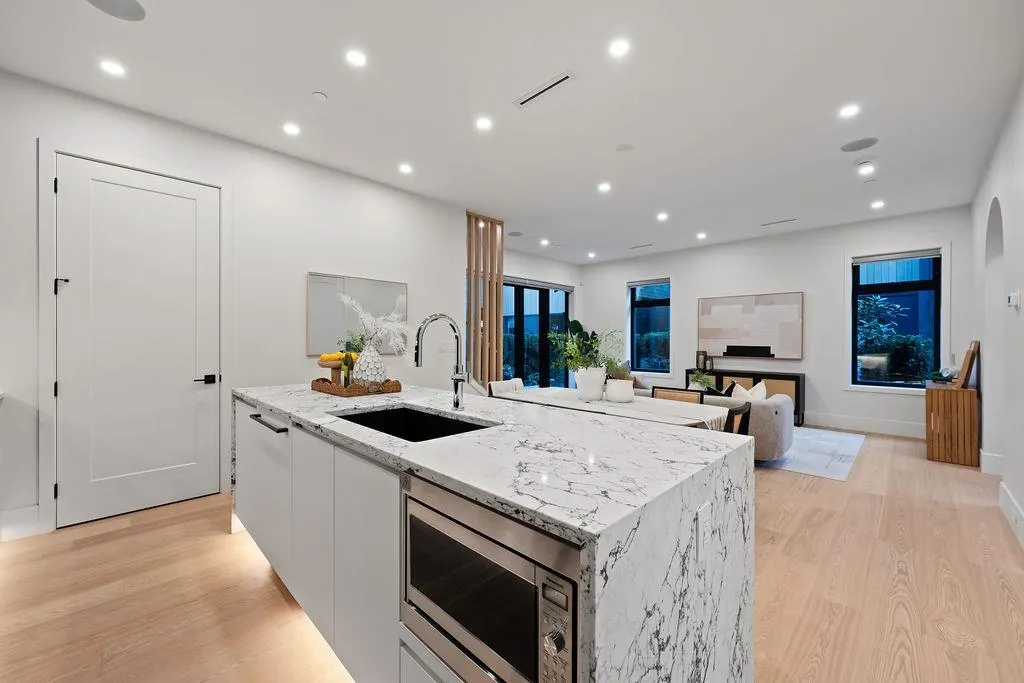 5038 Granville Street