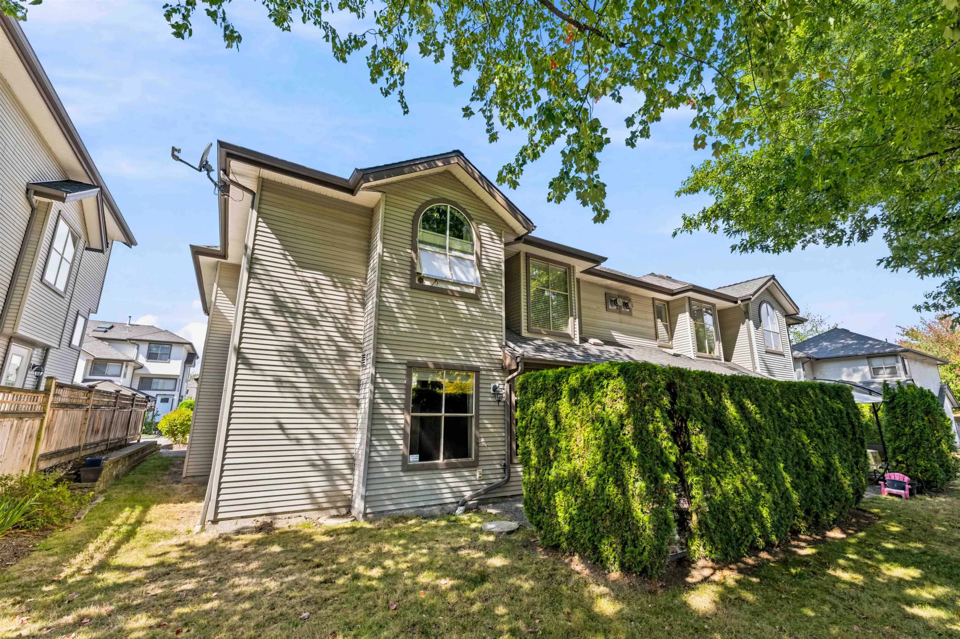 19160 119 Avenue #8